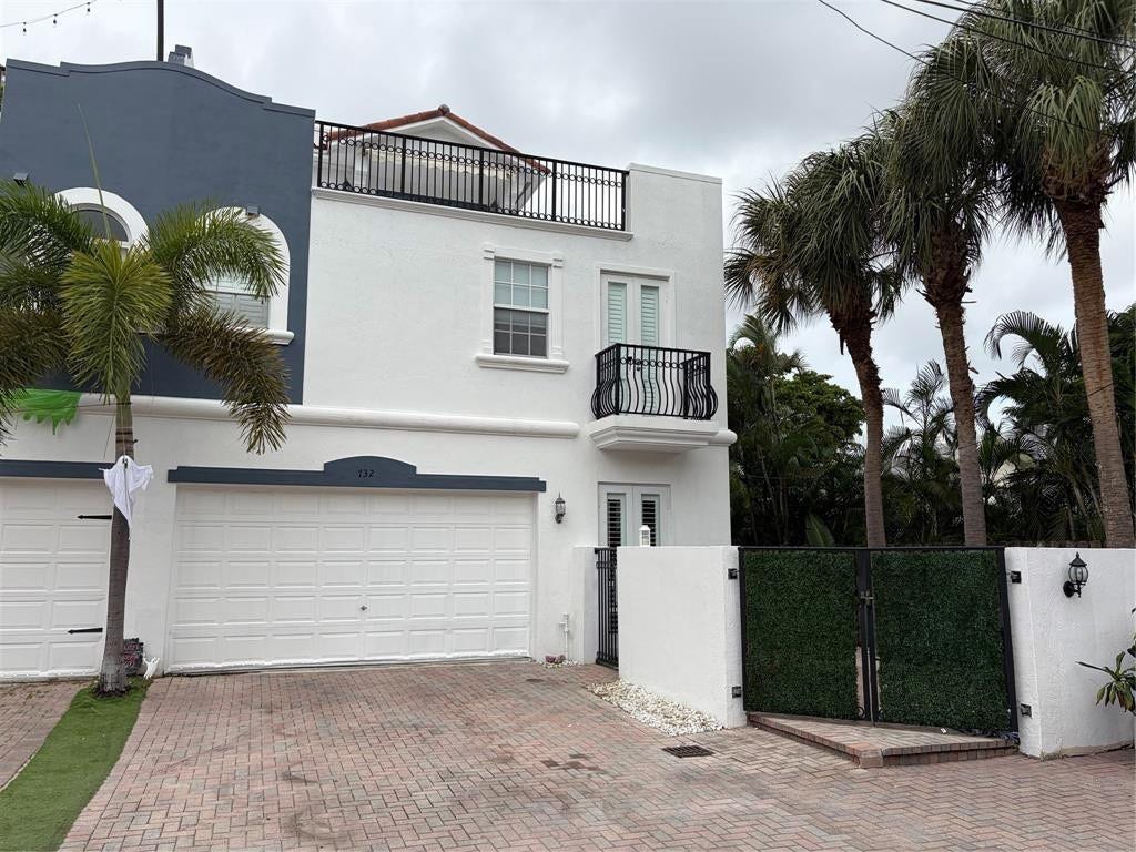 732 NE 15th Avenue, Fort Lauderdale, FL 33304 Photo 3