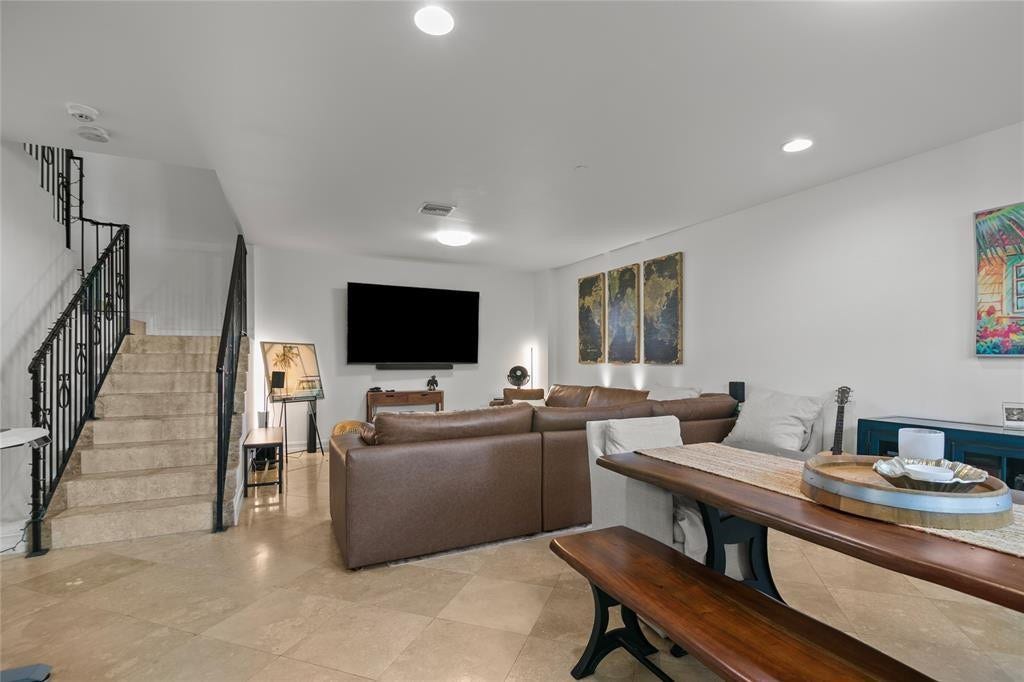 732 NE 15th Avenue, Fort Lauderdale, FL 33304 Photo 4