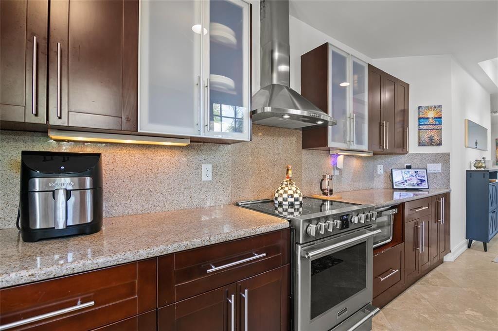 732 NE 15th Avenue, Fort Lauderdale, FL 33304 Photo 9