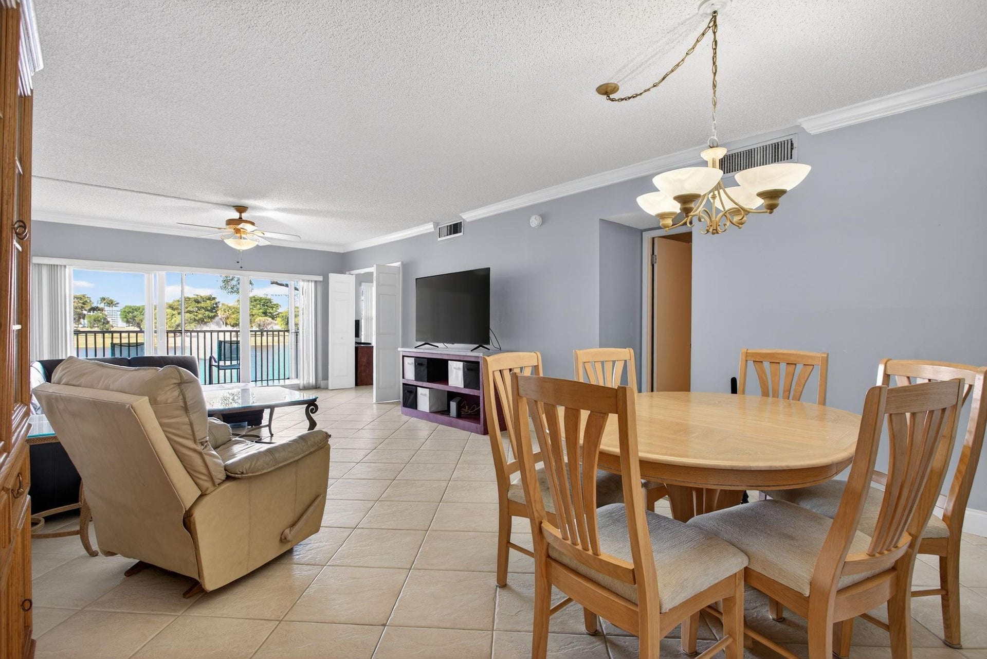 2801 N Palm Aire Drive, #203, Pompano Beach, FL 33069 Photo 10