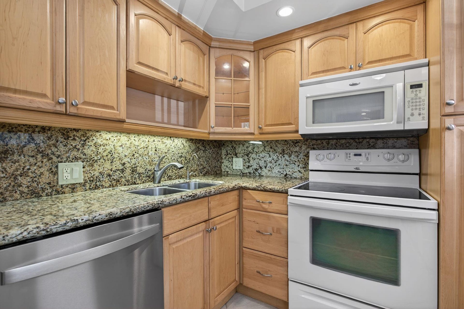 2801 N Palm Aire Drive, #203, Pompano Beach, FL 33069 Photo 6