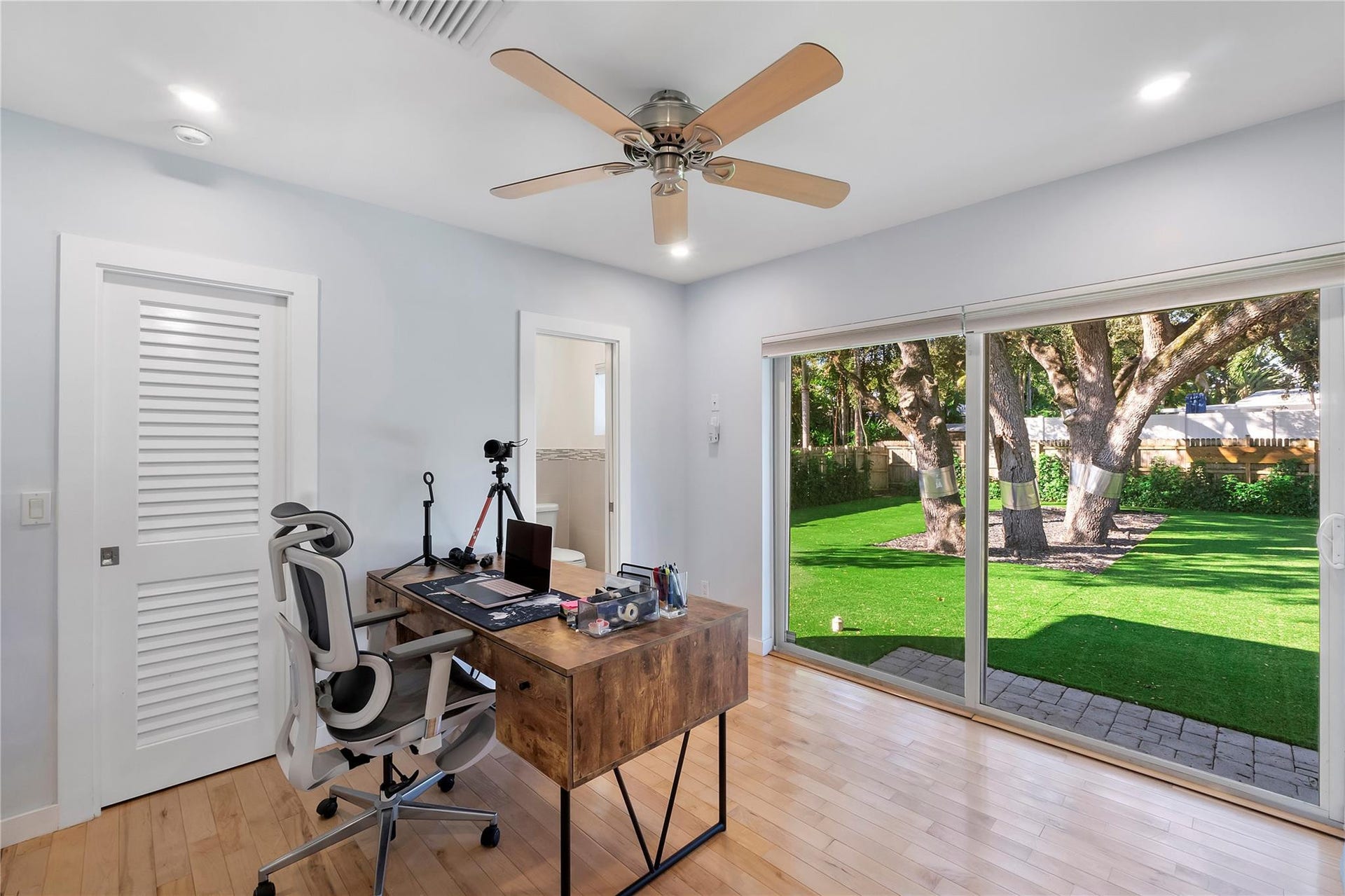 119 NW 21st Court, Wilton Manors, FL 33311 4th bedroom / office