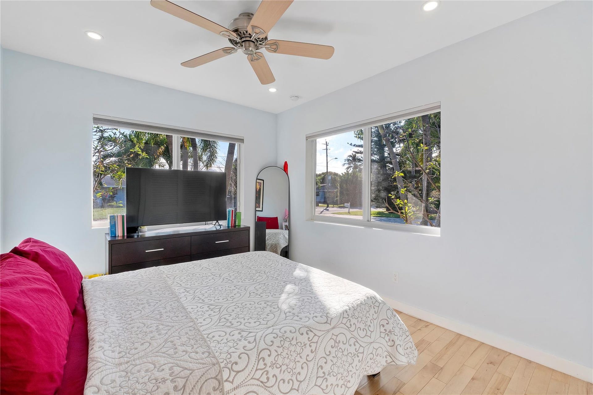 119 NW 21st Court, Wilton Manors, FL 33311 2nd bedroom on-suite