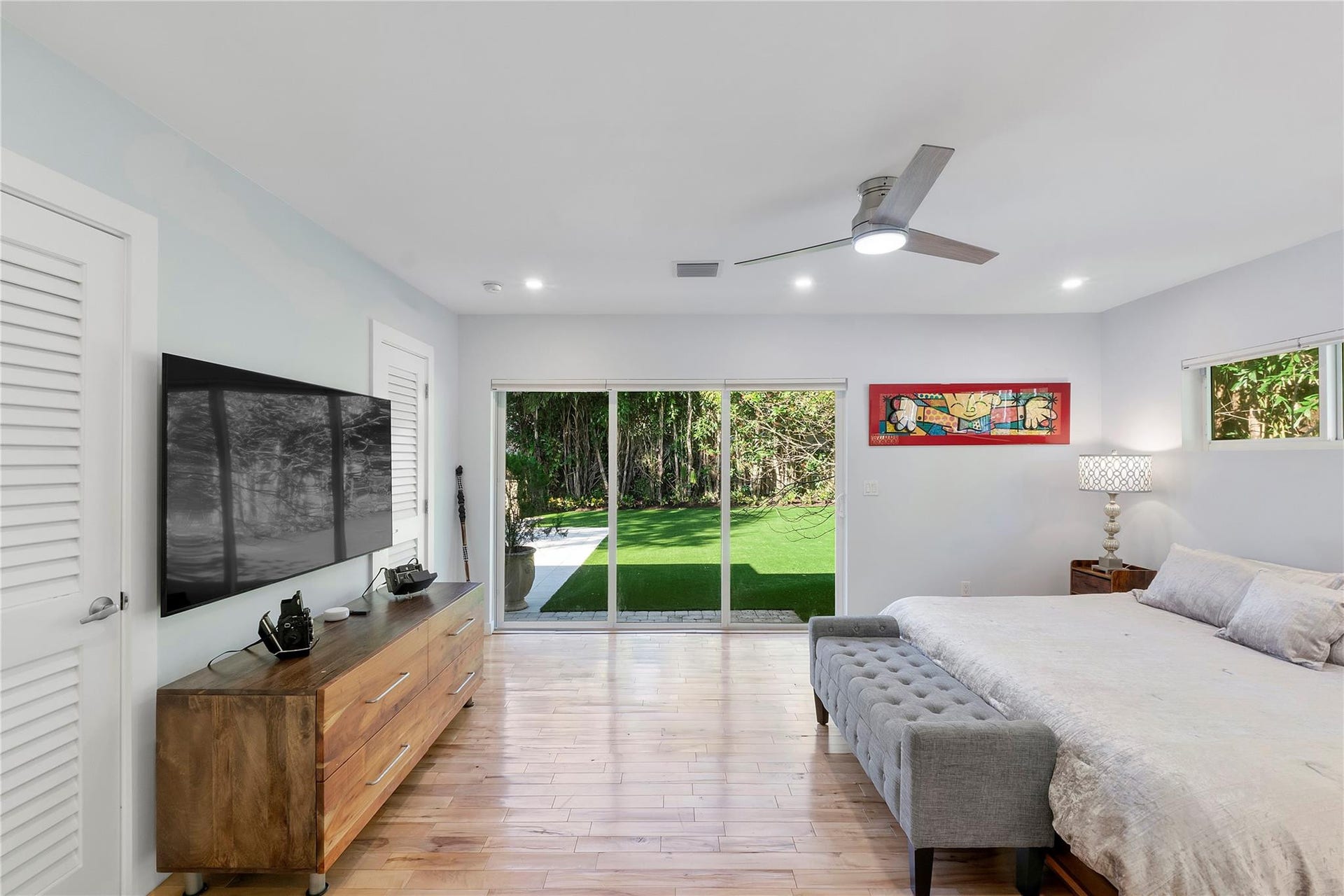 119 NW 21st Court, Wilton Manors, FL 33311 Primary bedroom