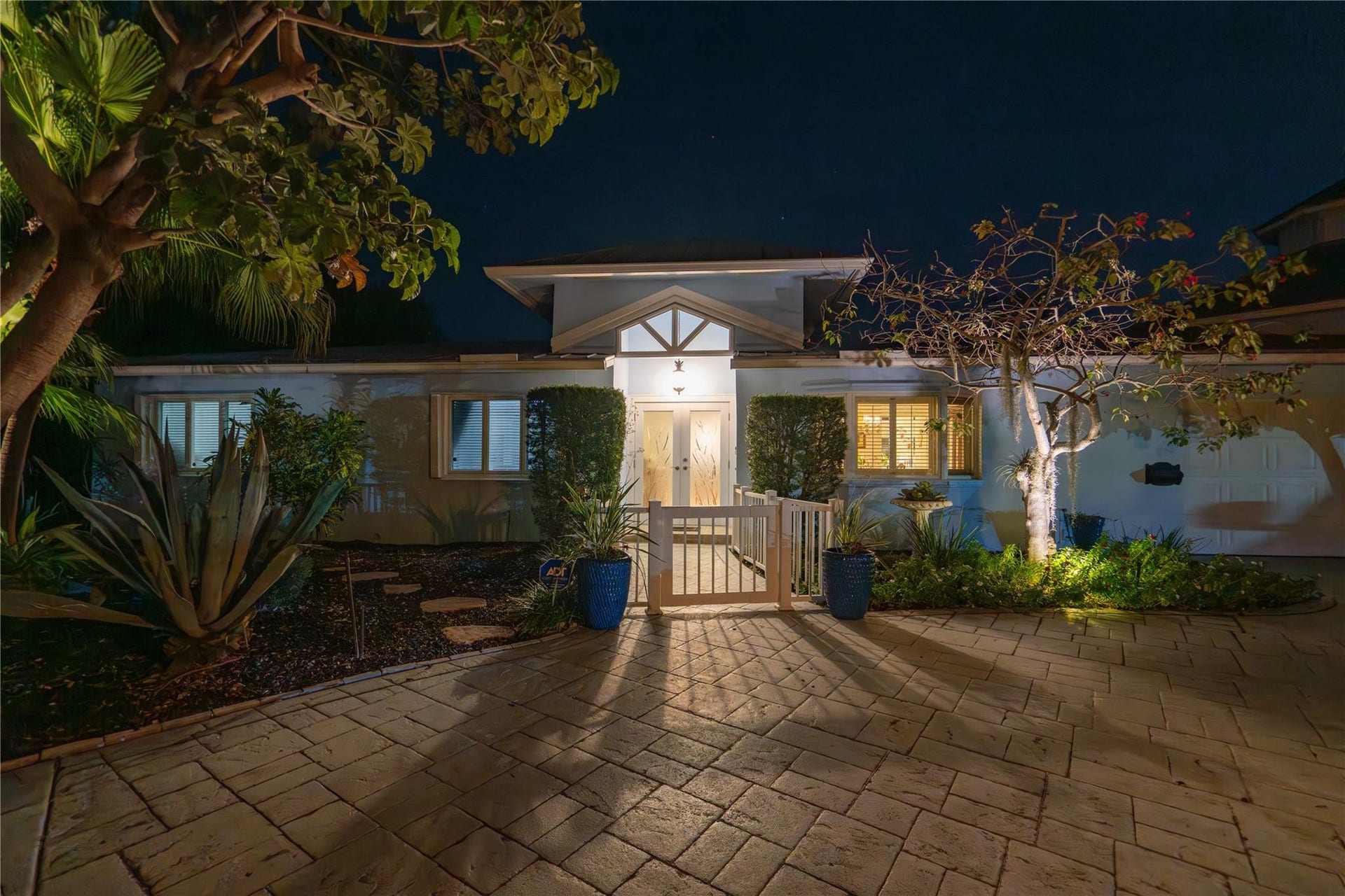 2432 NE 22nd Avenue, Lighthouse Point, FL 33064 Photo 2