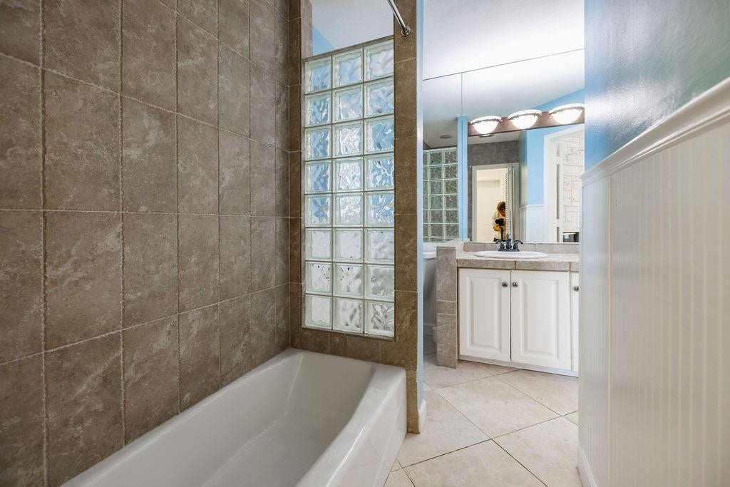 2432 NE 22nd Avenue, Lighthouse Point, FL 33064 Photo 42