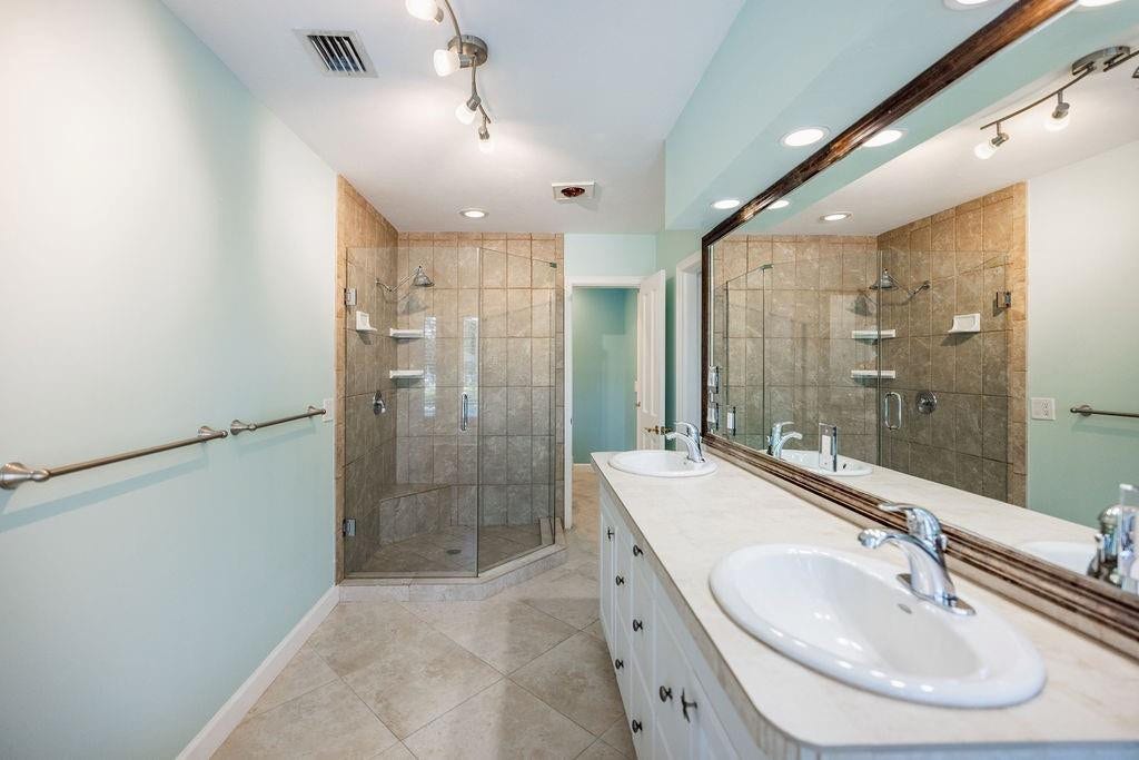 2432 NE 22nd Avenue, Lighthouse Point, FL 33064 Photo 27