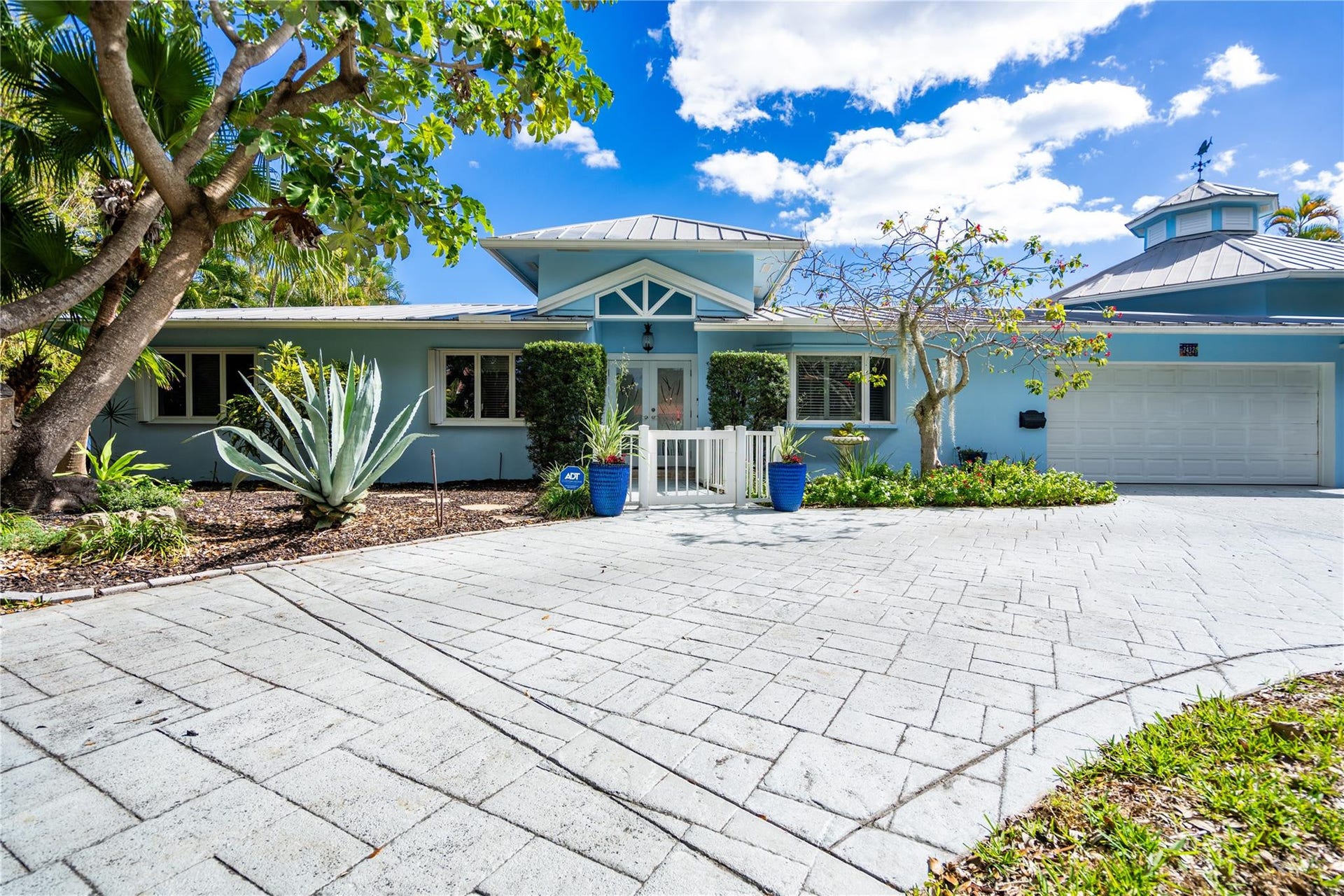 2432 NE 22nd Avenue, Lighthouse Point, FL 33064 Photo 3