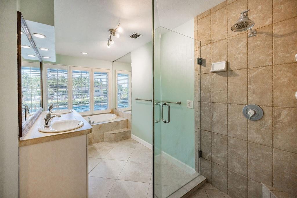 2432 NE 22nd Avenue, Lighthouse Point, FL 33064 Photo 28