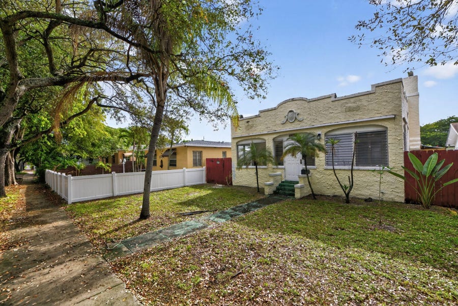 Property photo for 1934 Washington Street, Hollywood, FL