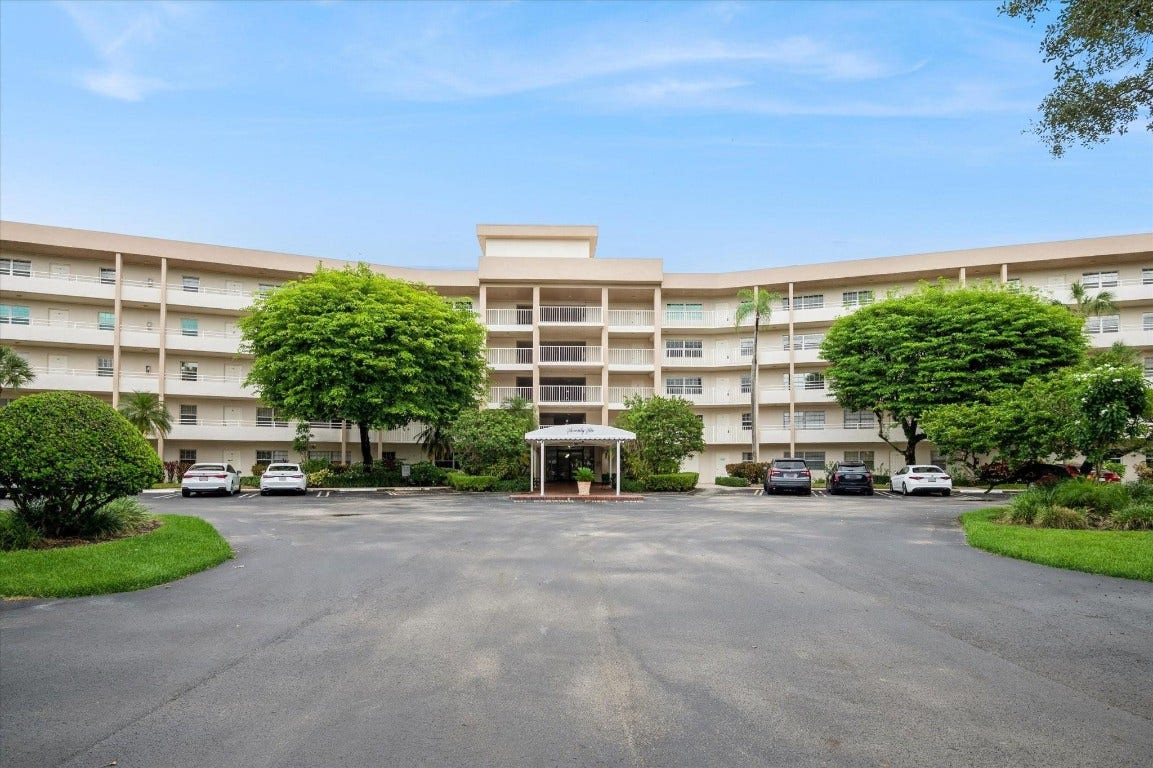 3900 Oaks Clubhouse Drive, #409, Pompano Beach, Pompano Beach, FL 33069