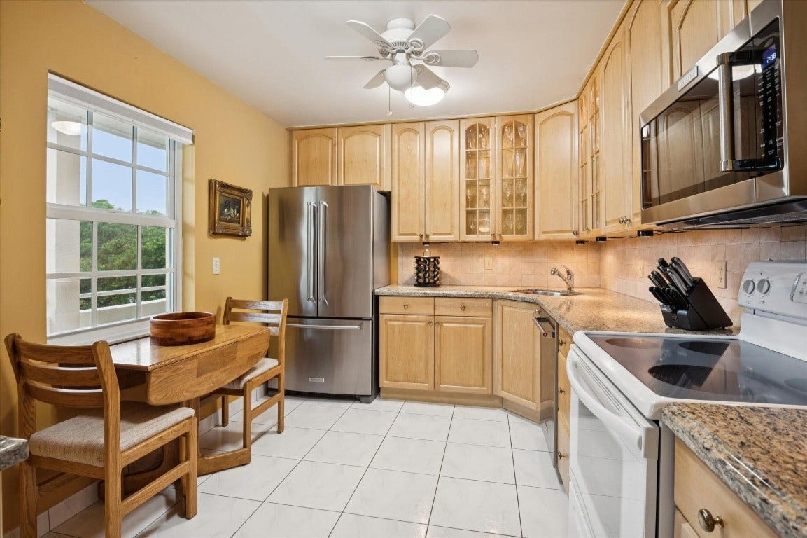3900 Oaks Clubhouse Drive, #409, Pompano Beach, Pompano Beach, FL 33069