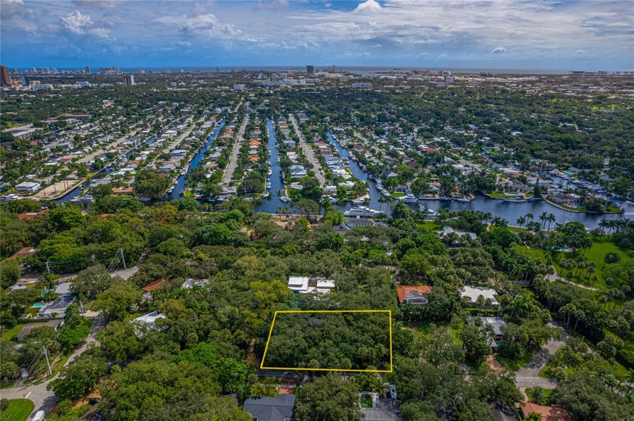 Property photo for 1516 SW 15th Terrace, Fort Lauderdale, FL