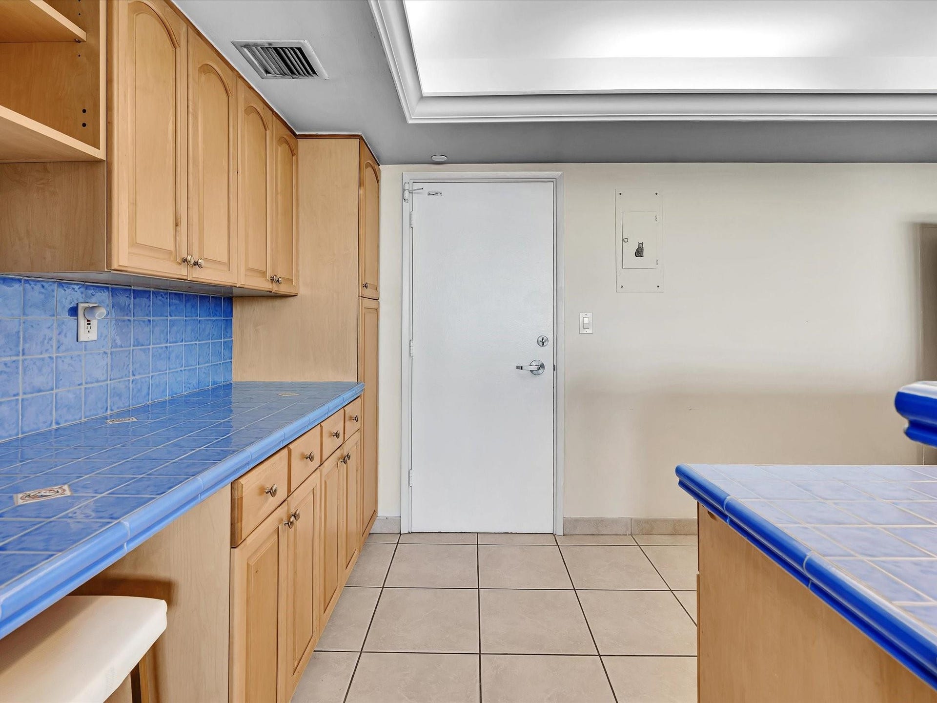 Kitchen entry