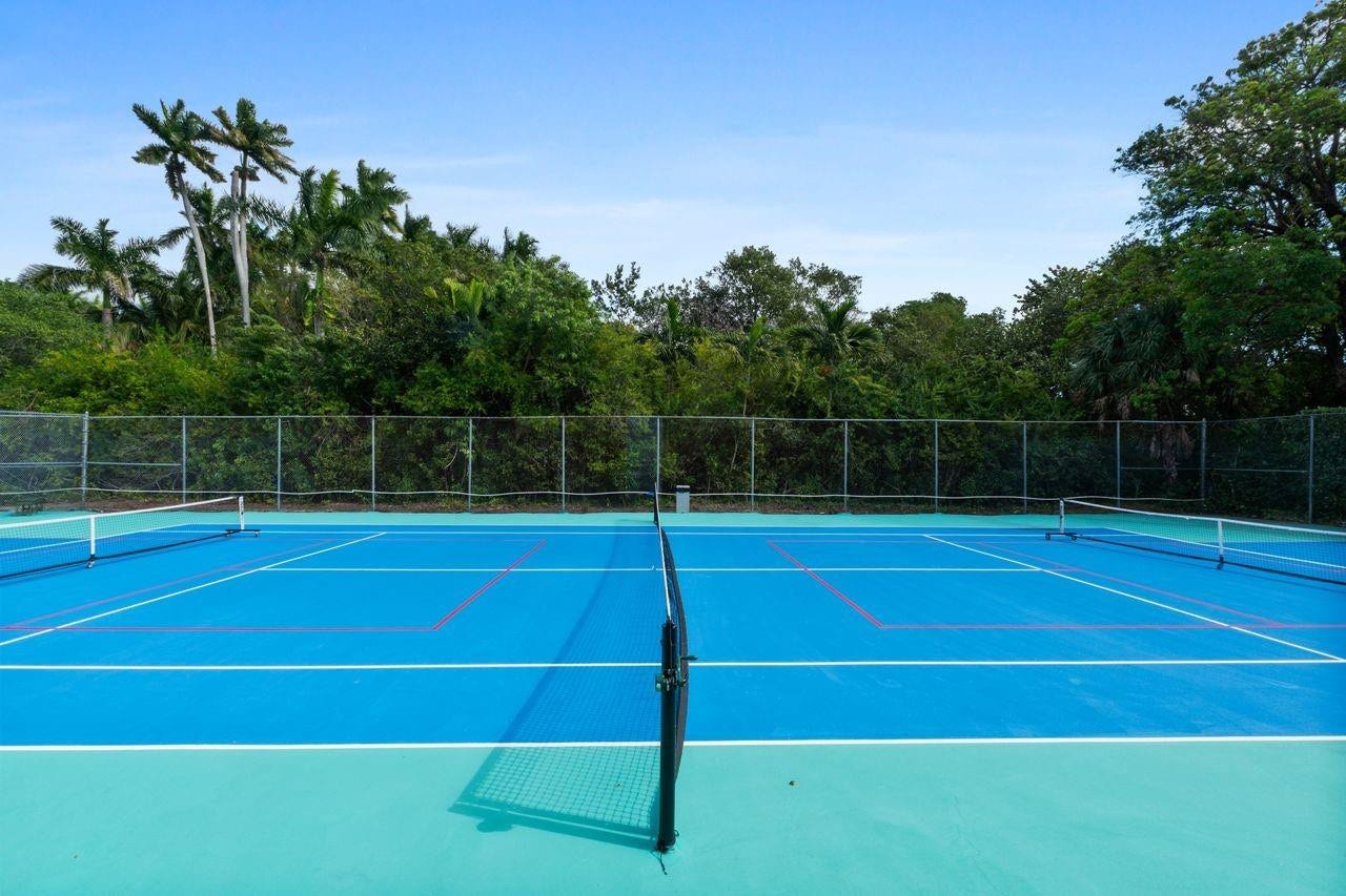 200 NE 19th Court, #211m, Wilton Manors, FL 33305 tennis court
