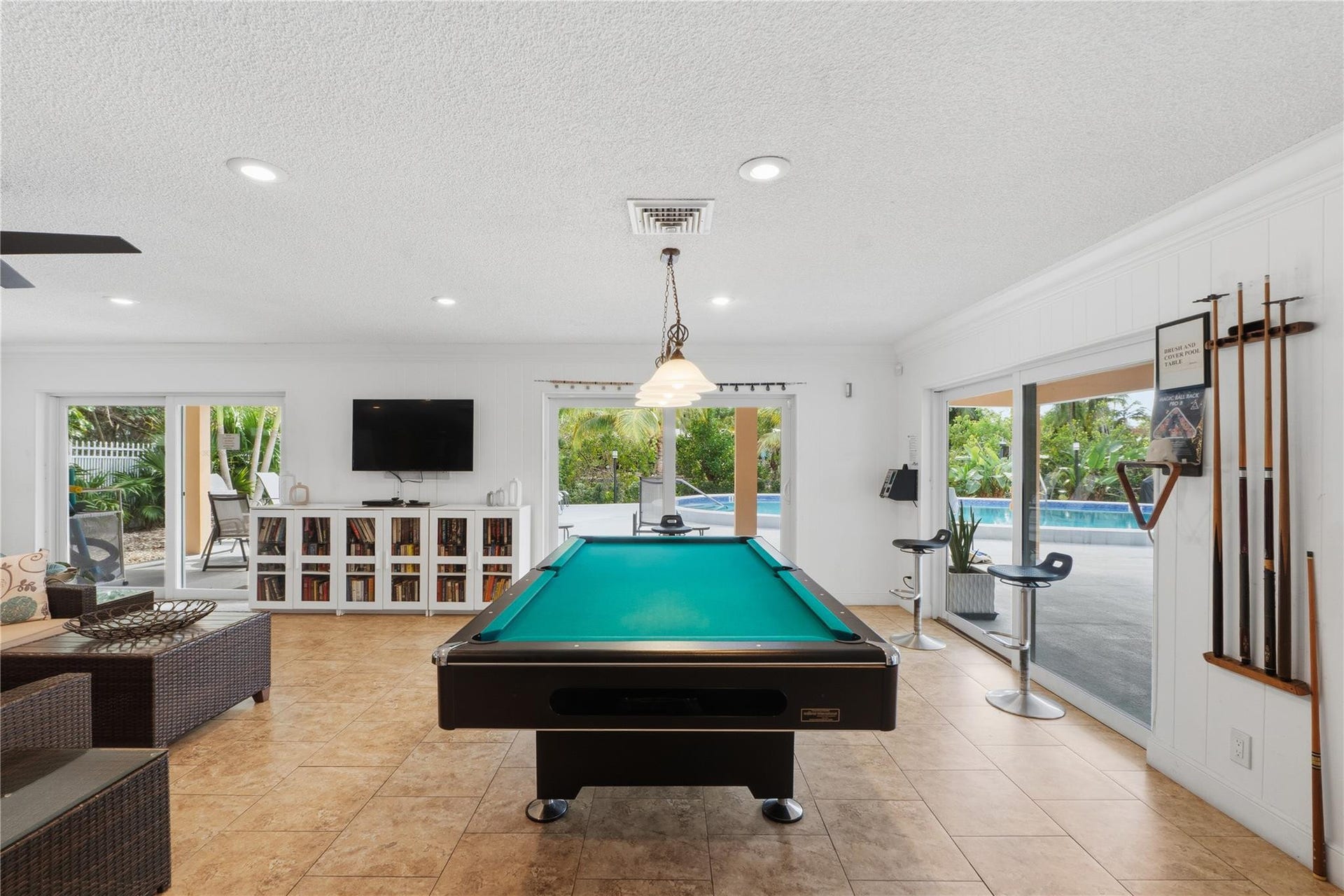 200 NE 19th Court, #211m, Wilton Manors, FL 33305 Club house