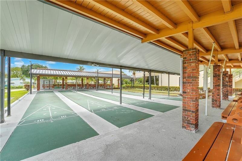 8845 NW 14th Street, Plantation, FL 33322 Shuffleboard
