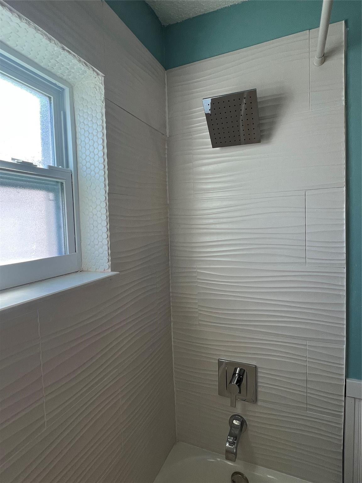 8845 NW 14th Street, Plantation, FL 33322 NEW Fixtures