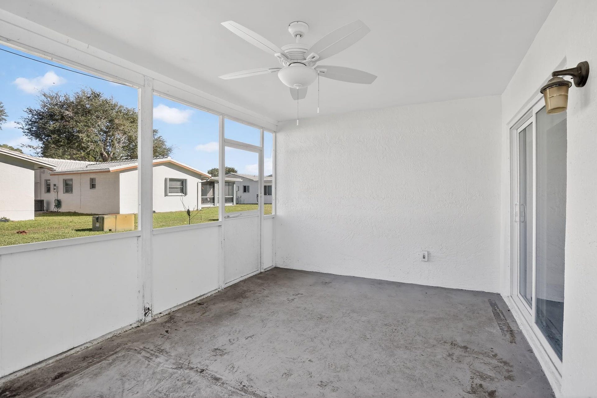 8845 NW 14th Street, Plantation, FL 33322 Screened in Patio