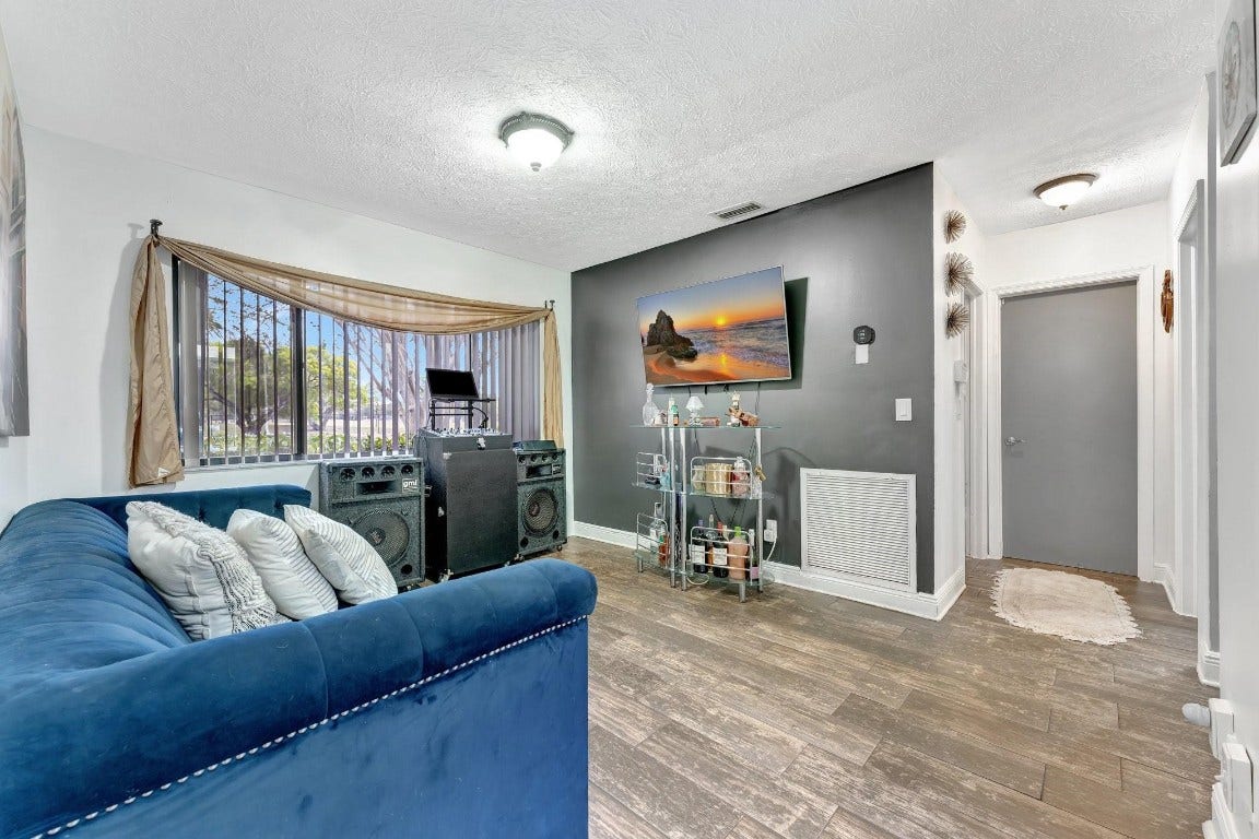 1221 SW 59th Avenue, Plantation, FL 33317 1221 SW 59th Avenue, Plantation, FL 33317