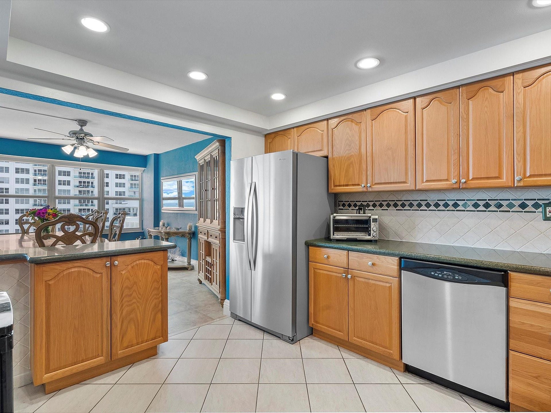 4010 Galt Ocean Drive, #1707-08, Fort Lauderdale, FL 33308 Kitchen