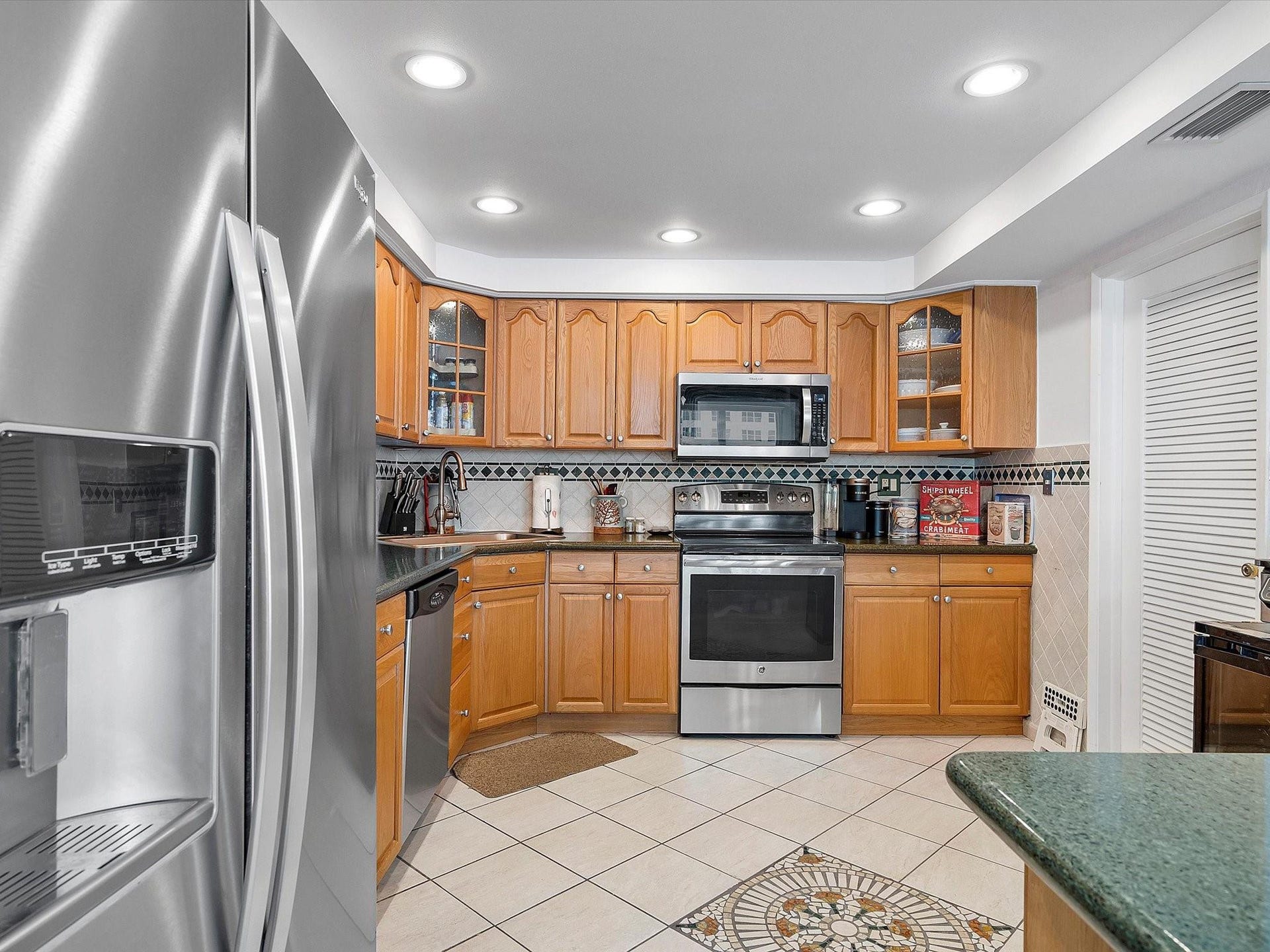 4010 Galt Ocean Drive, #1707-08, Fort Lauderdale, FL 33308 Kitchen
