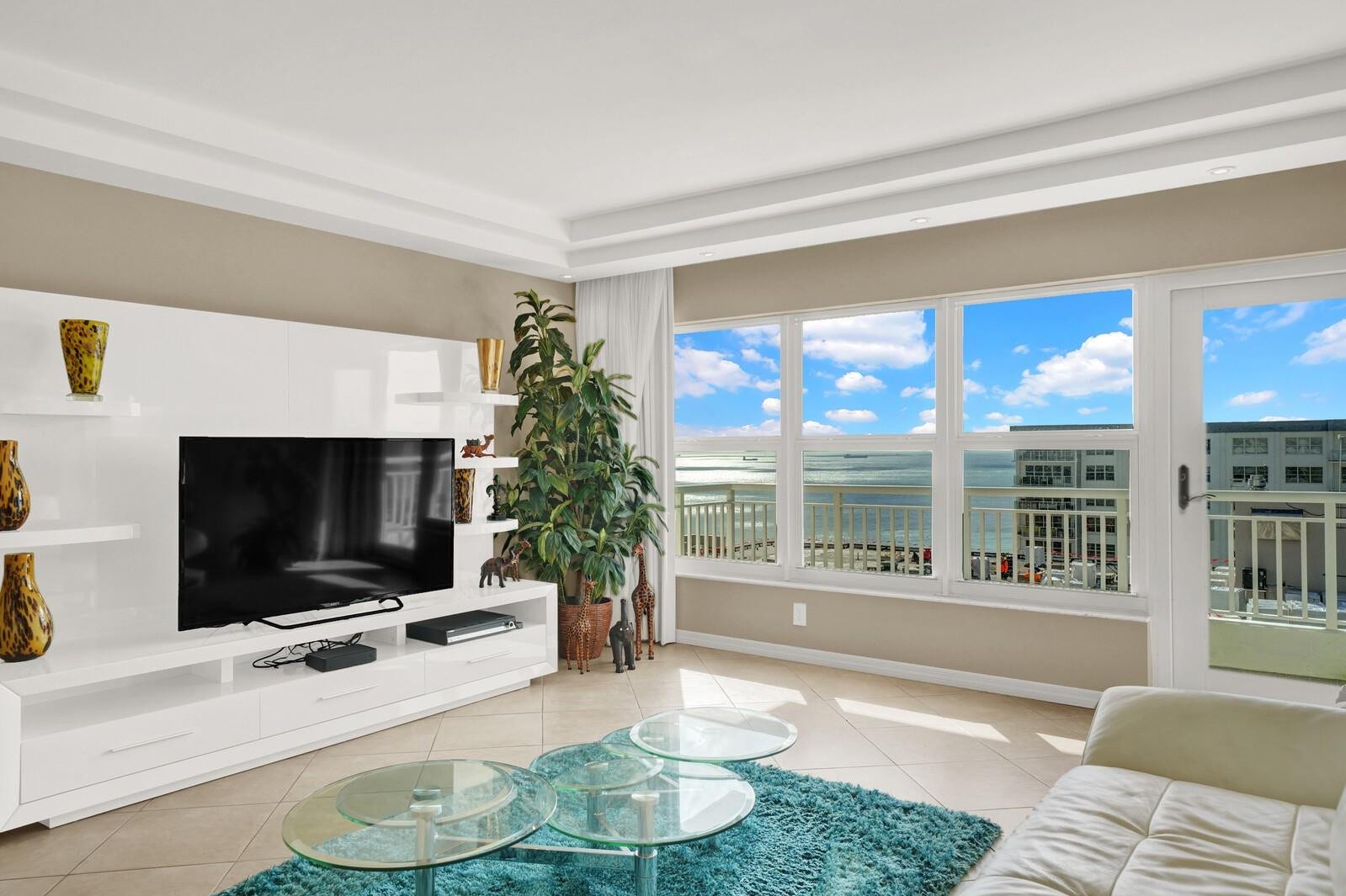 3850 Galt Ocean Drive, #2004, Fort Lauderdale, FL 33308 Living room