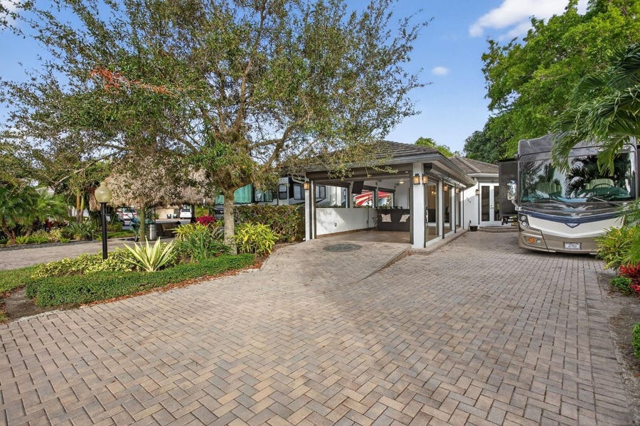 Property photo for 119 S Cortez Drive, #119, Margate, FL