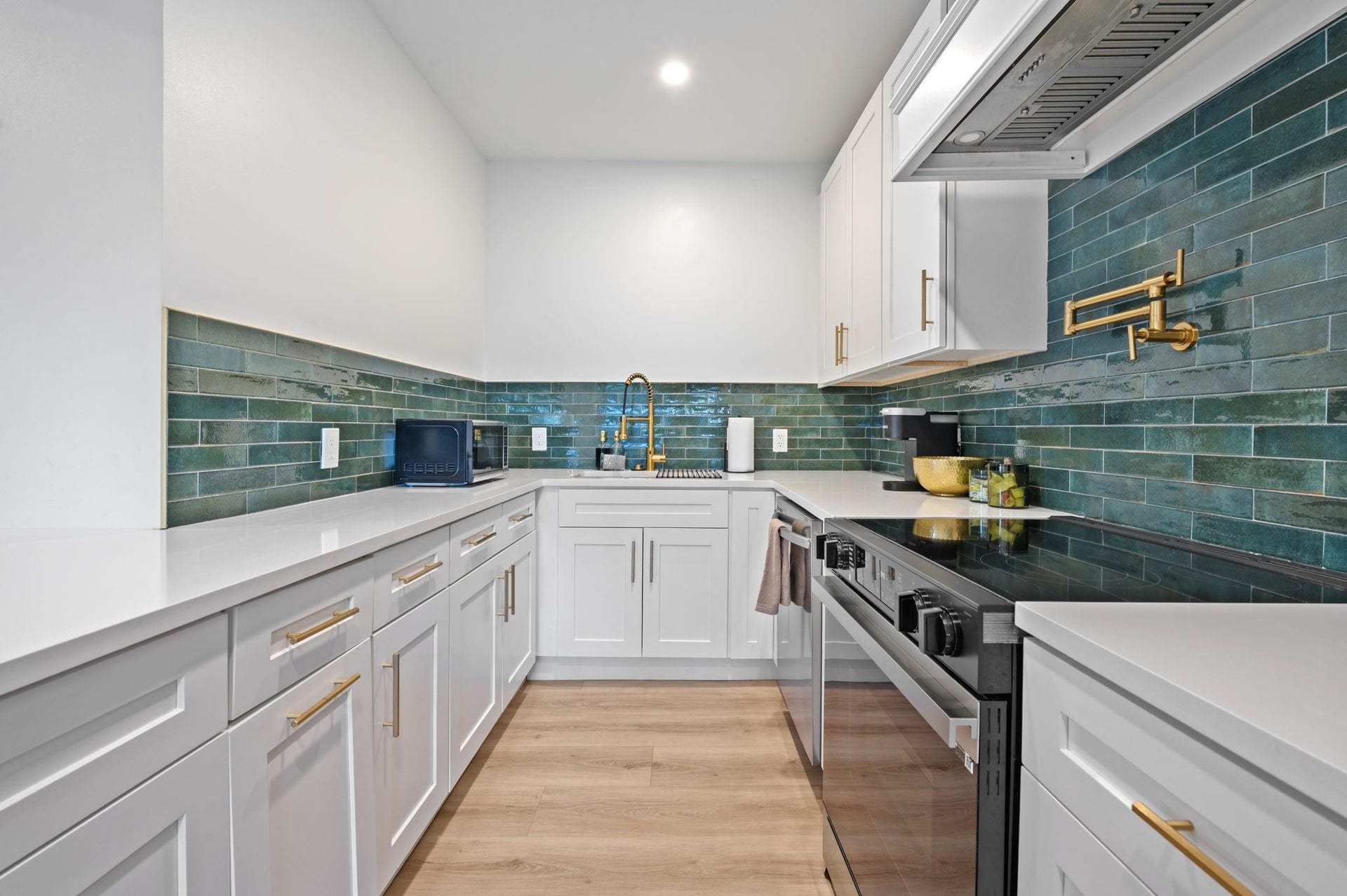 648 NE 16th Terrace, Fort Lauderdale, FL 33304