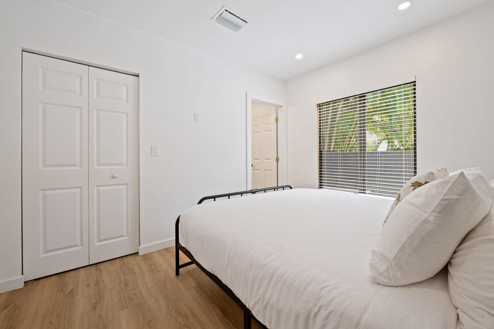 648 NE 16th Terrace, Fort Lauderdale, FL 33304