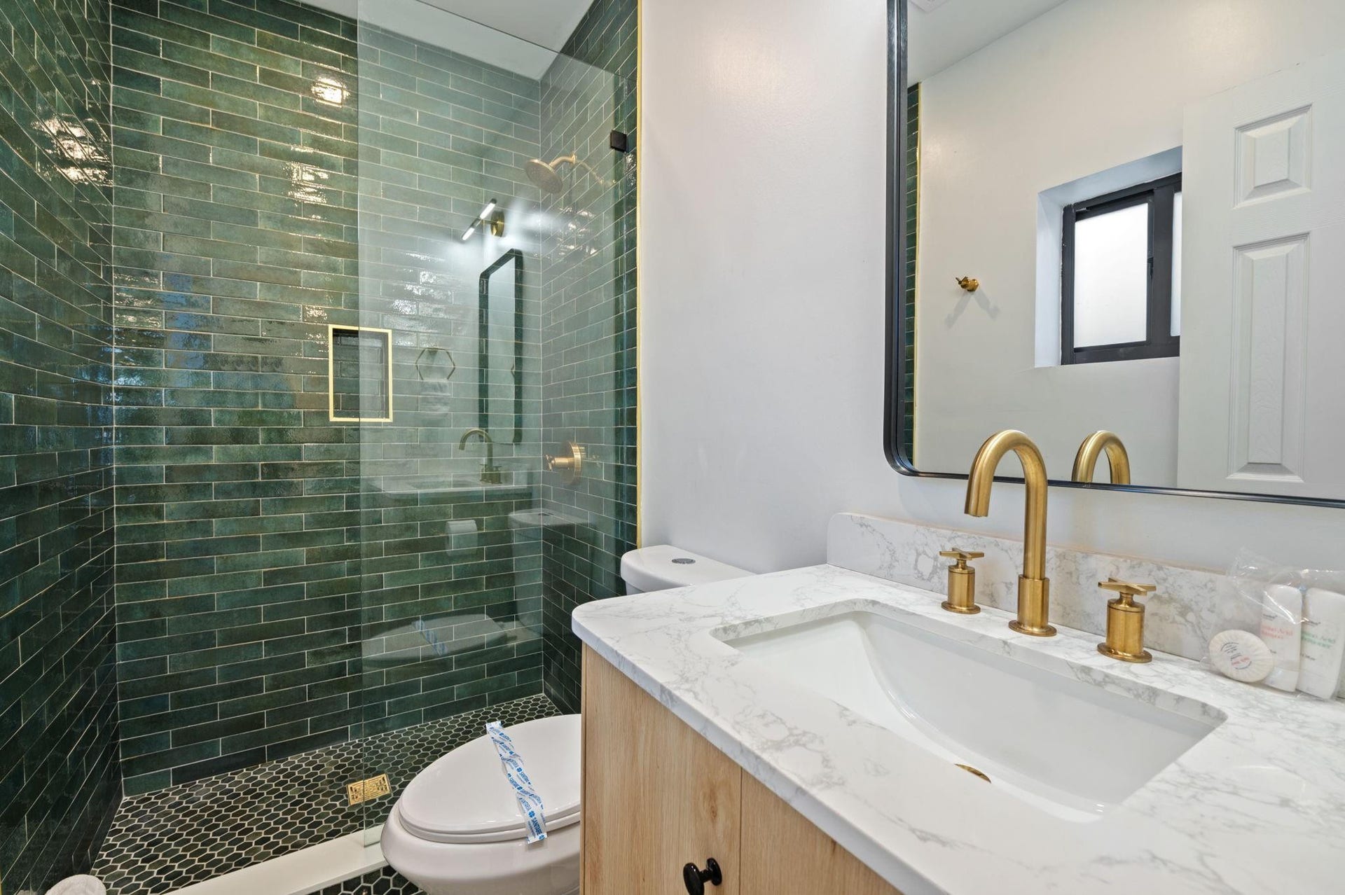 648 NE 16th Terrace, Fort Lauderdale, FL 33304