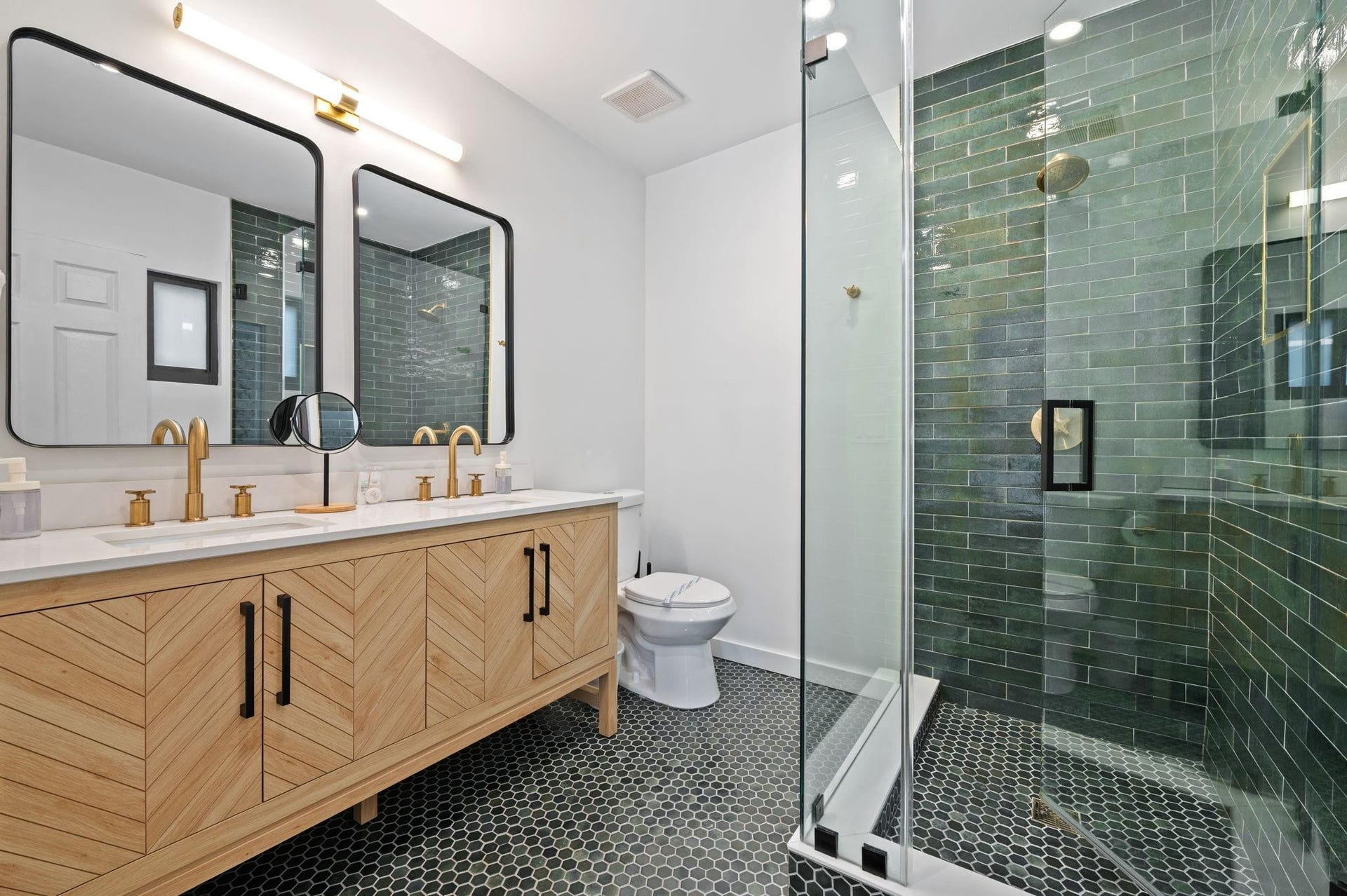 648 NE 16th Terrace, Fort Lauderdale, FL 33304