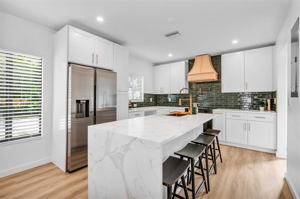 648 NE 16th Terrace, Fort Lauderdale, FL 33304