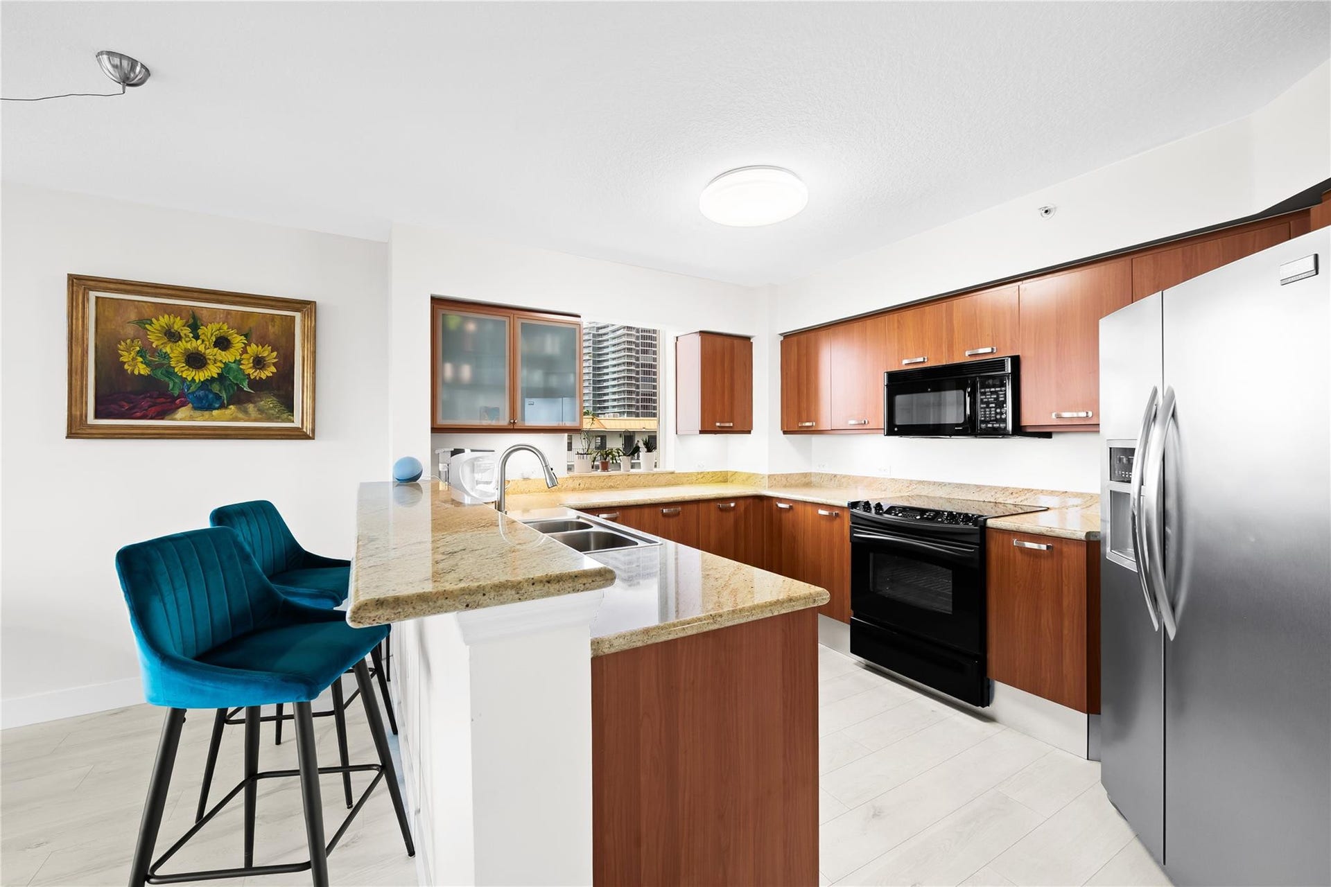 2011 N Ocean Boulevard, #504, Fort Lauderdale, FL 33305 Kitchen