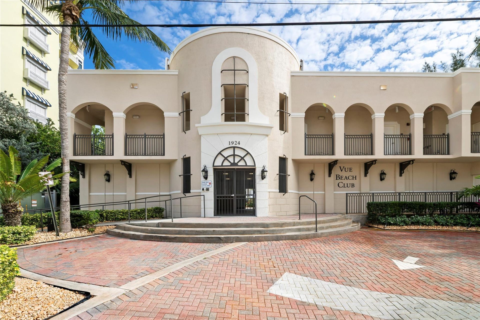 2011 N Ocean Boulevard, #504, Fort Lauderdale, FL 33305 Beach Club (owners access only)