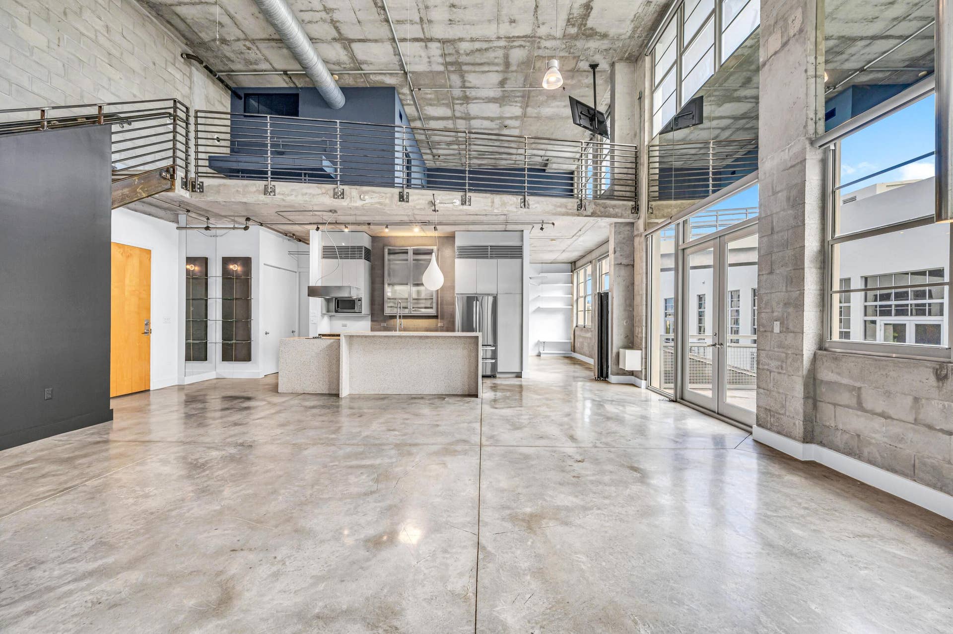 445 N ANDREWS #301-37