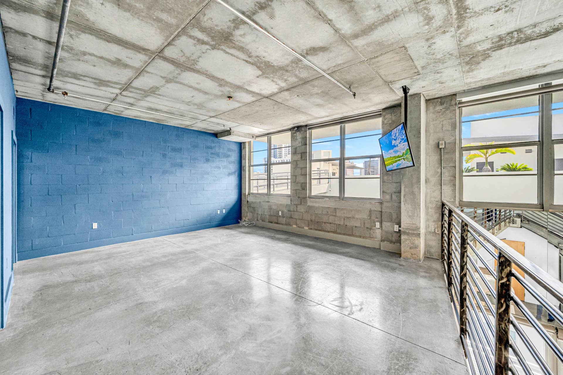 445 N ANDREWS #301-28
