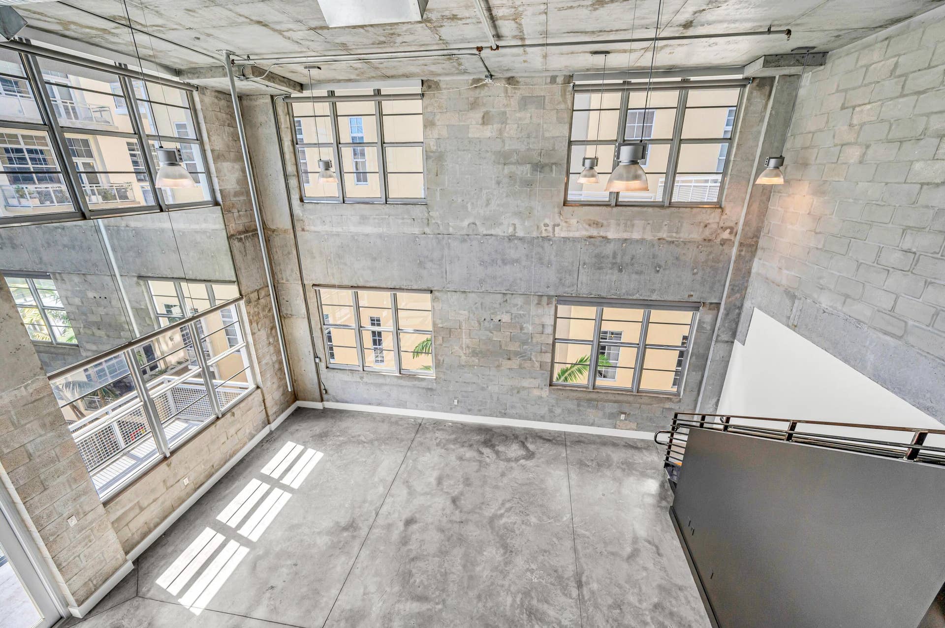 445 N ANDREWS #301-26