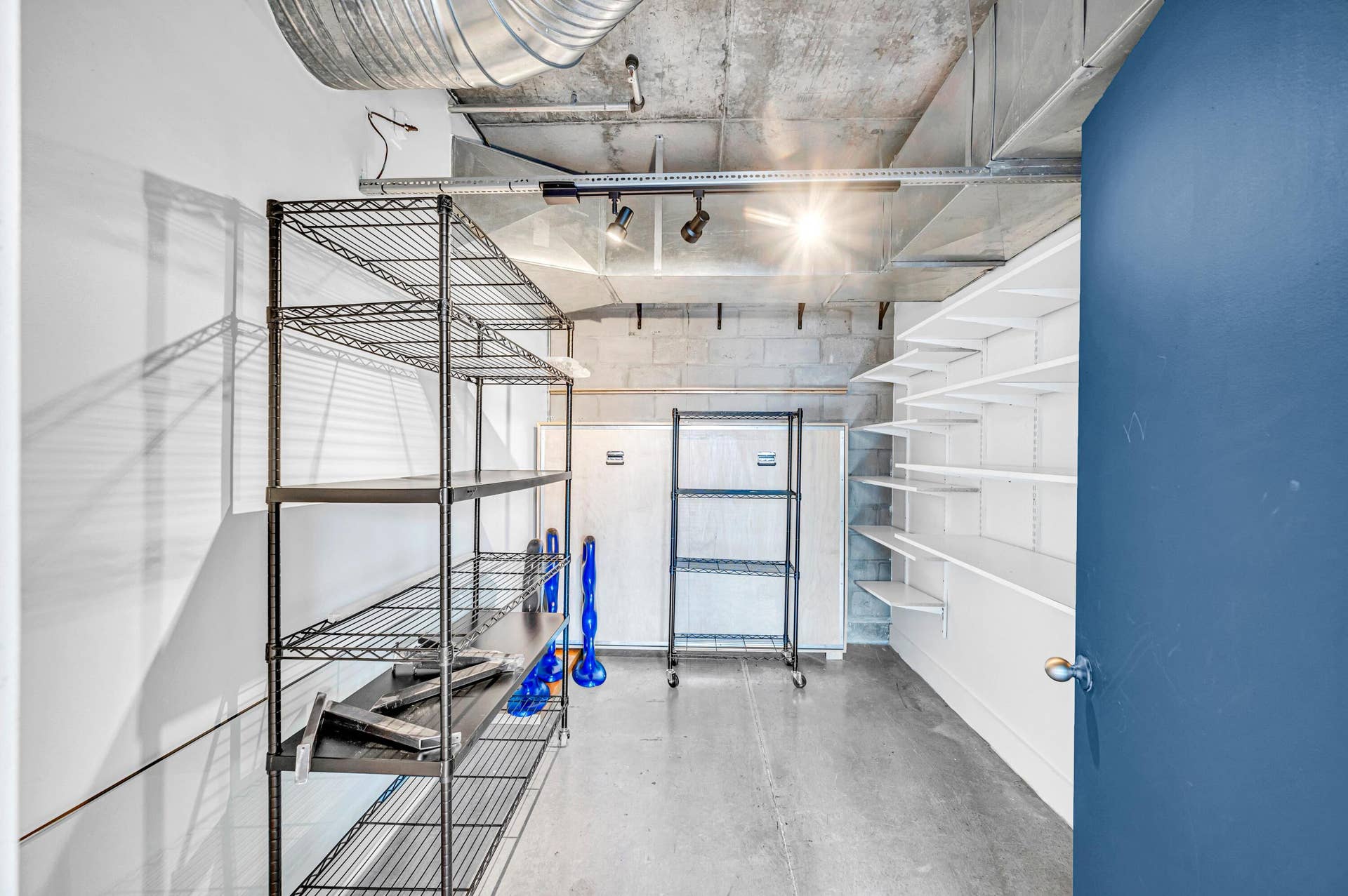 445 N ANDREWS #301-32