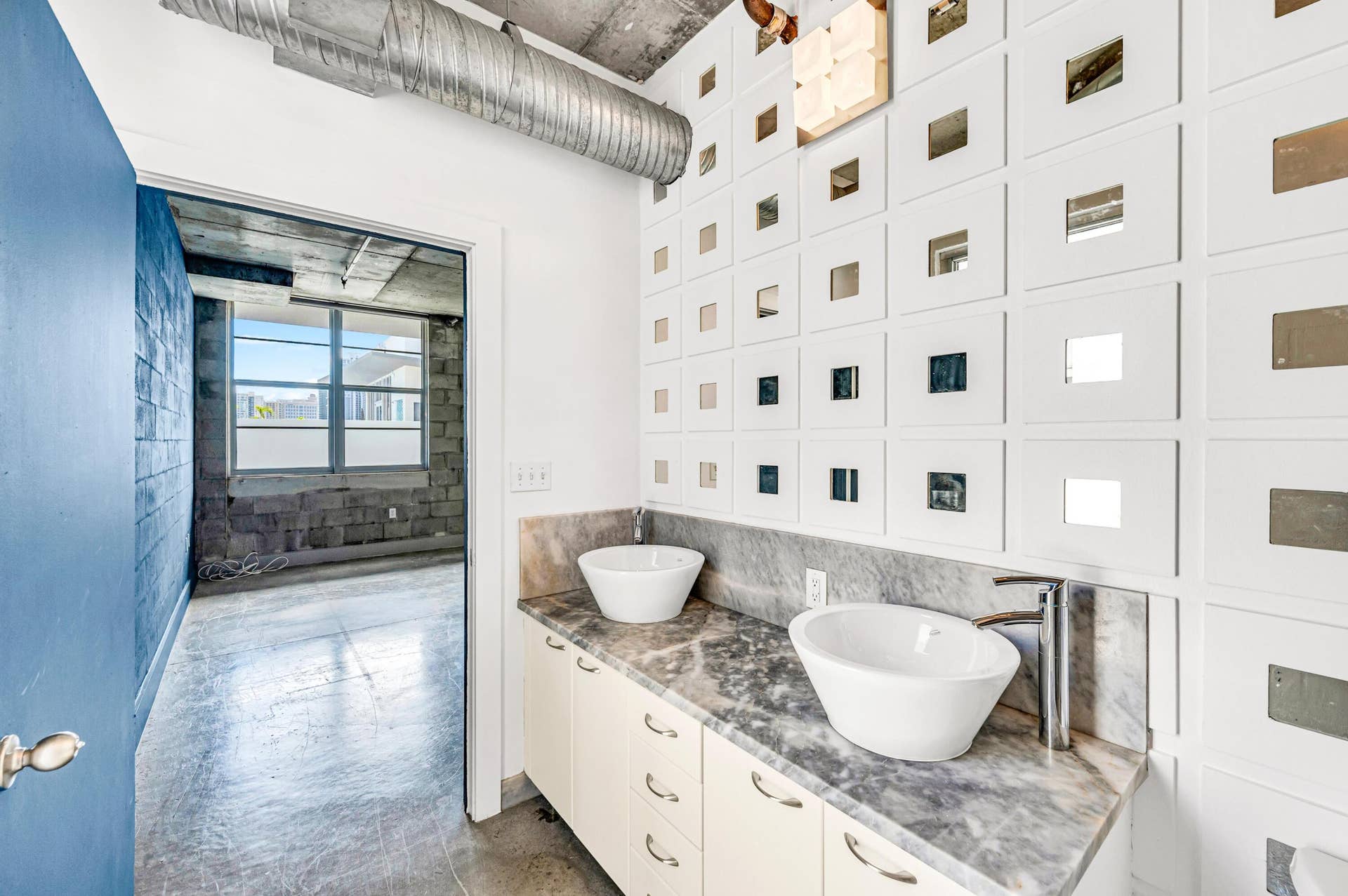 445 N ANDREWS #301-36