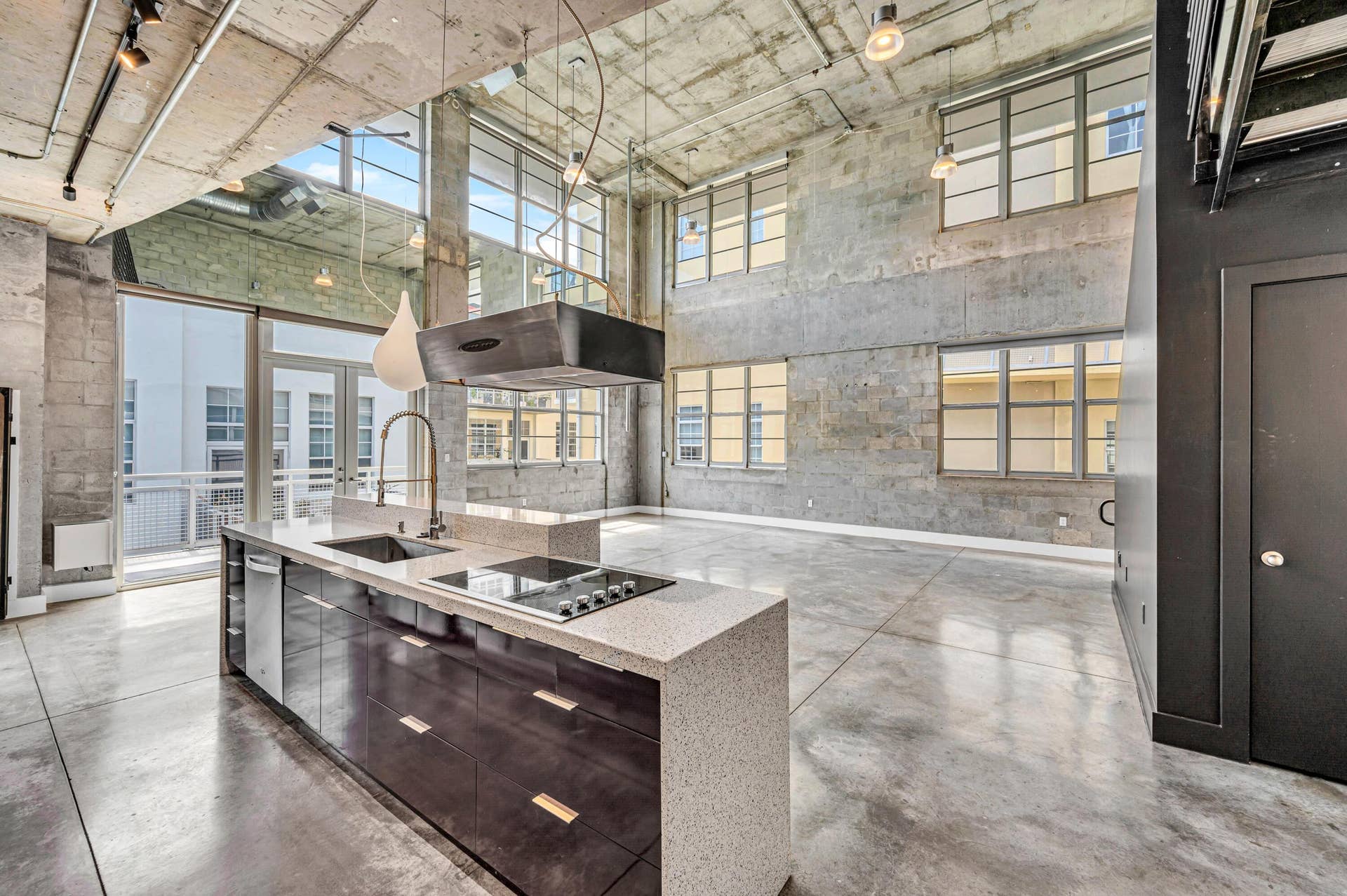 445 N ANDREWS #301-7