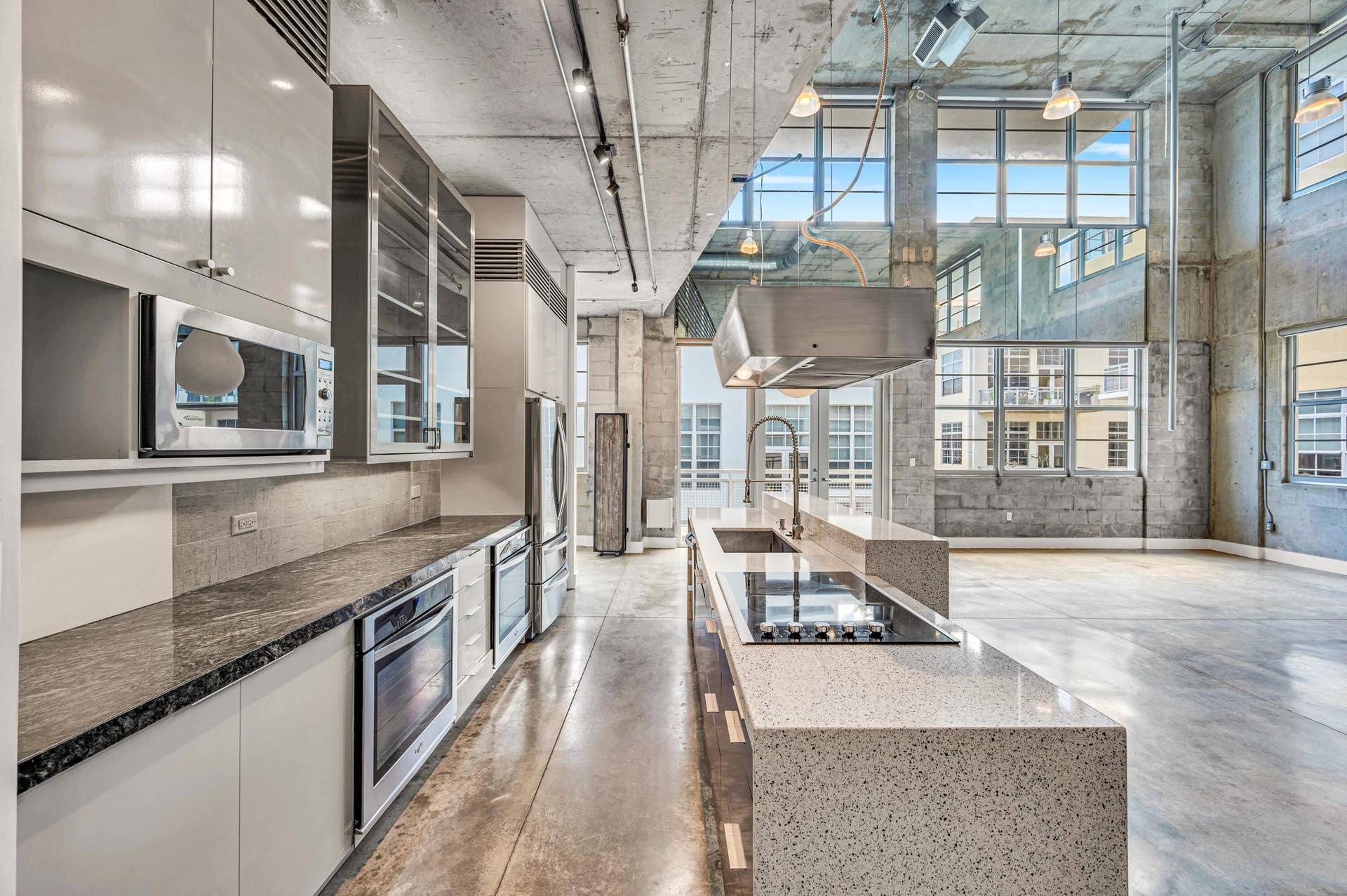 445 N ANDREWS #301-6