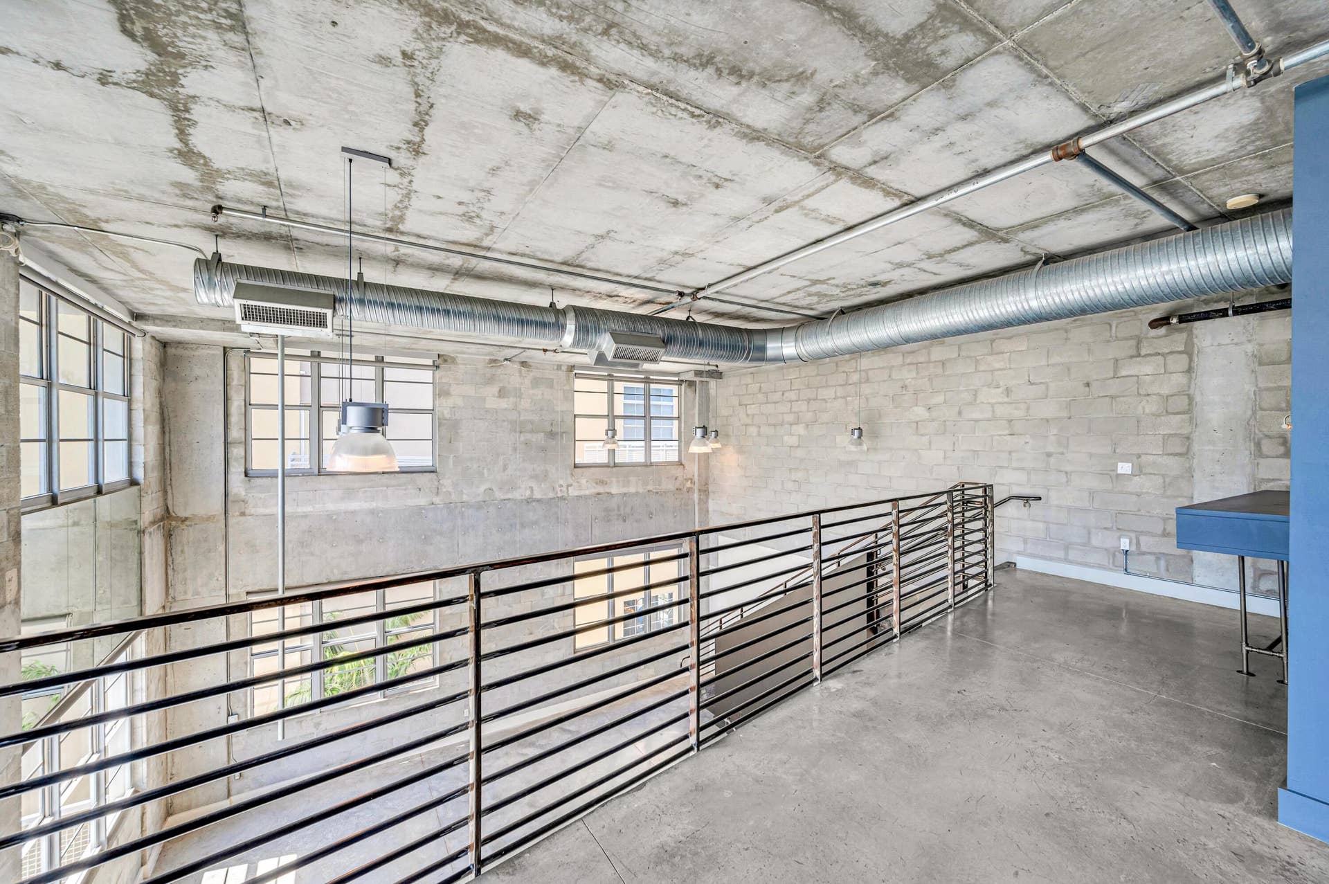 445 N ANDREWS #301-27