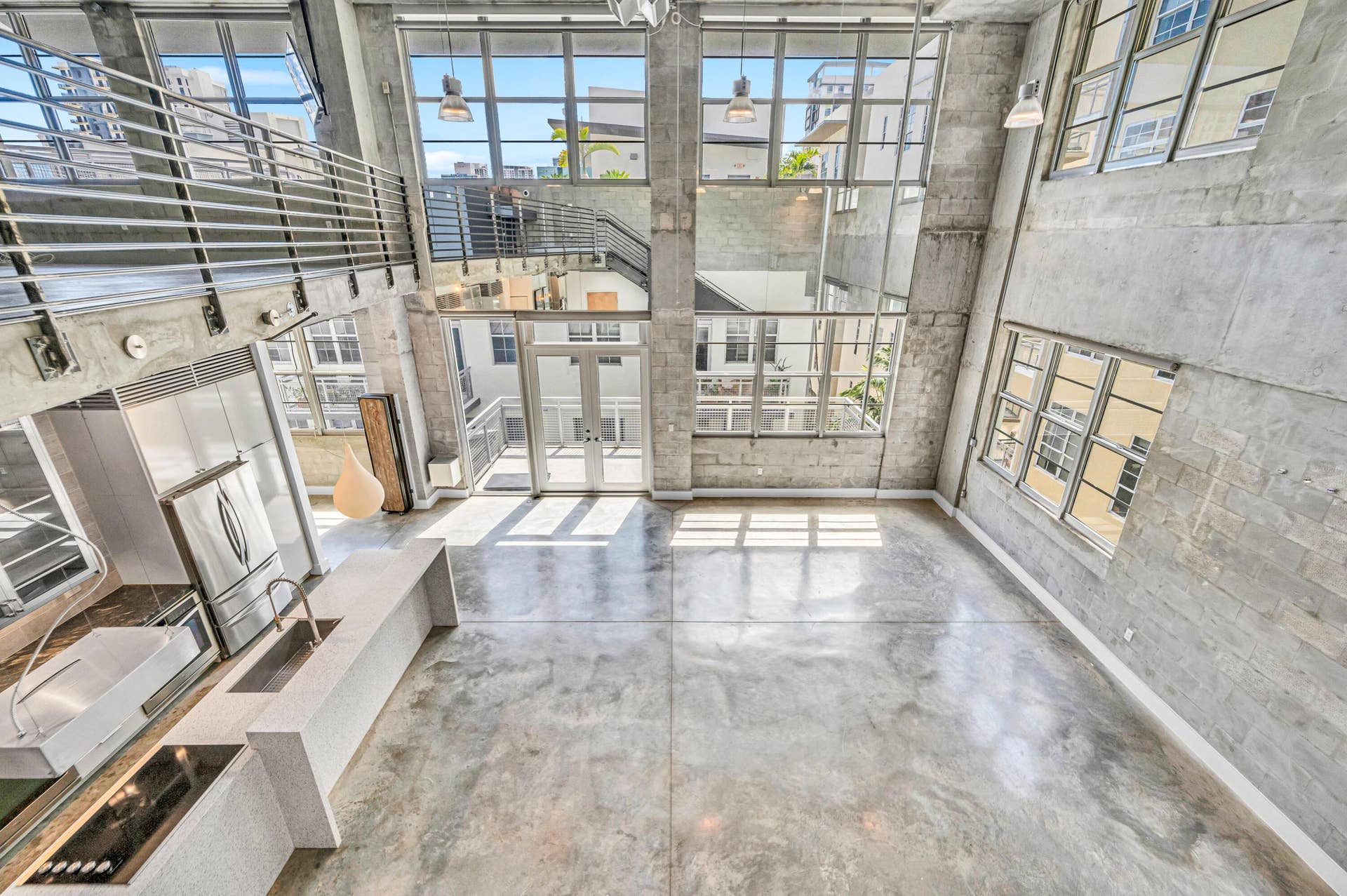 445 N ANDREWS #301-21