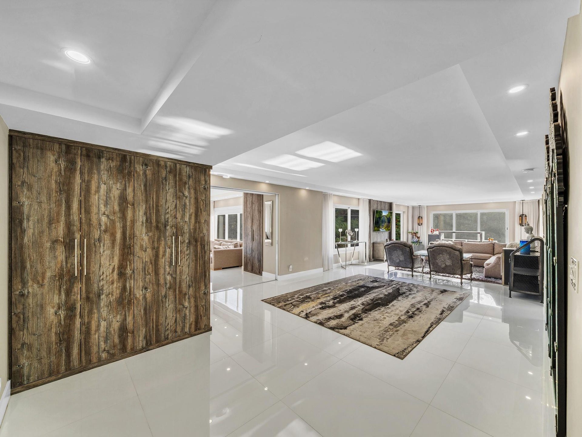 1151 N Fort Lauderdale Beach Boulevard, #1c, Fort Lauderdale, Fort Lauderdale, FL 33304 Dining table can be provided by landlord