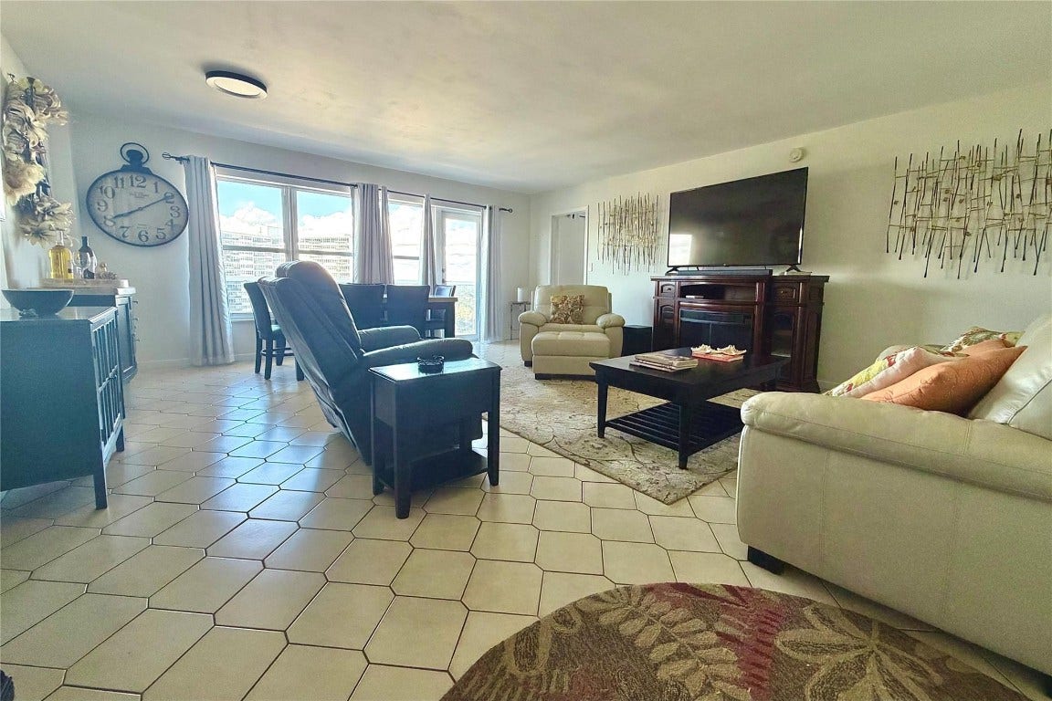 3500 Galt Ocean Drive, #909, Fort Lauderdale, FL 33308