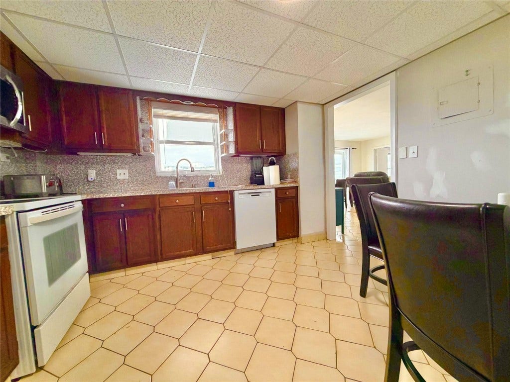 3500 Galt Ocean Drive, #909, Fort Lauderdale, FL 33308