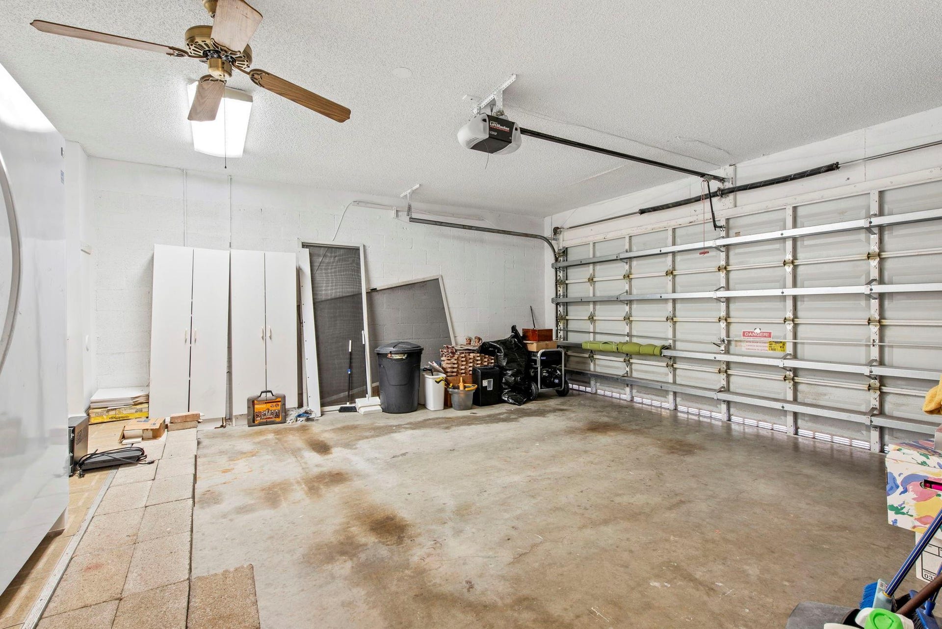 10320 NW 10th Court, Plantation, FL 33322 Garage