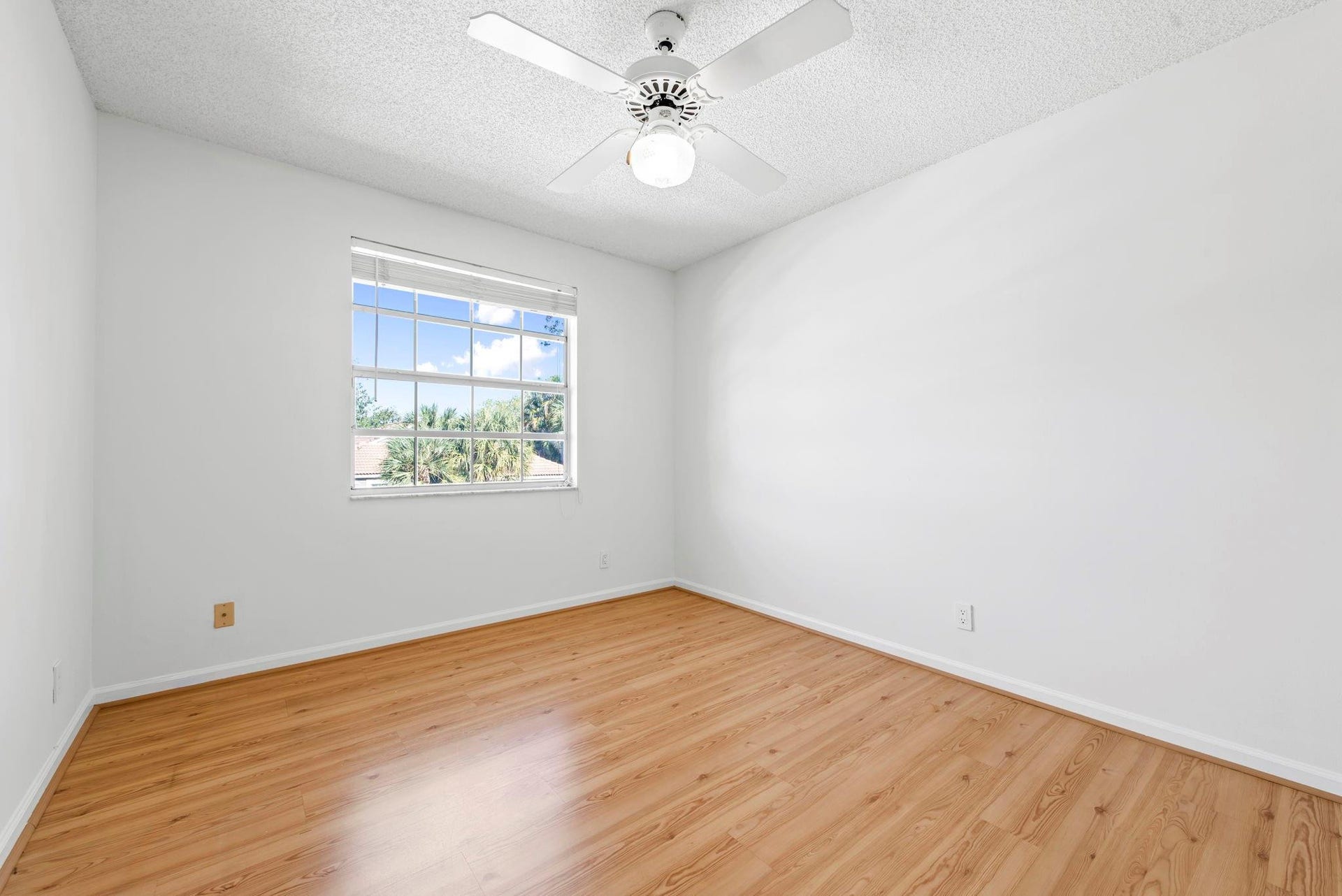 10320 NW 10th Court, Plantation, FL 33322 Bedroom