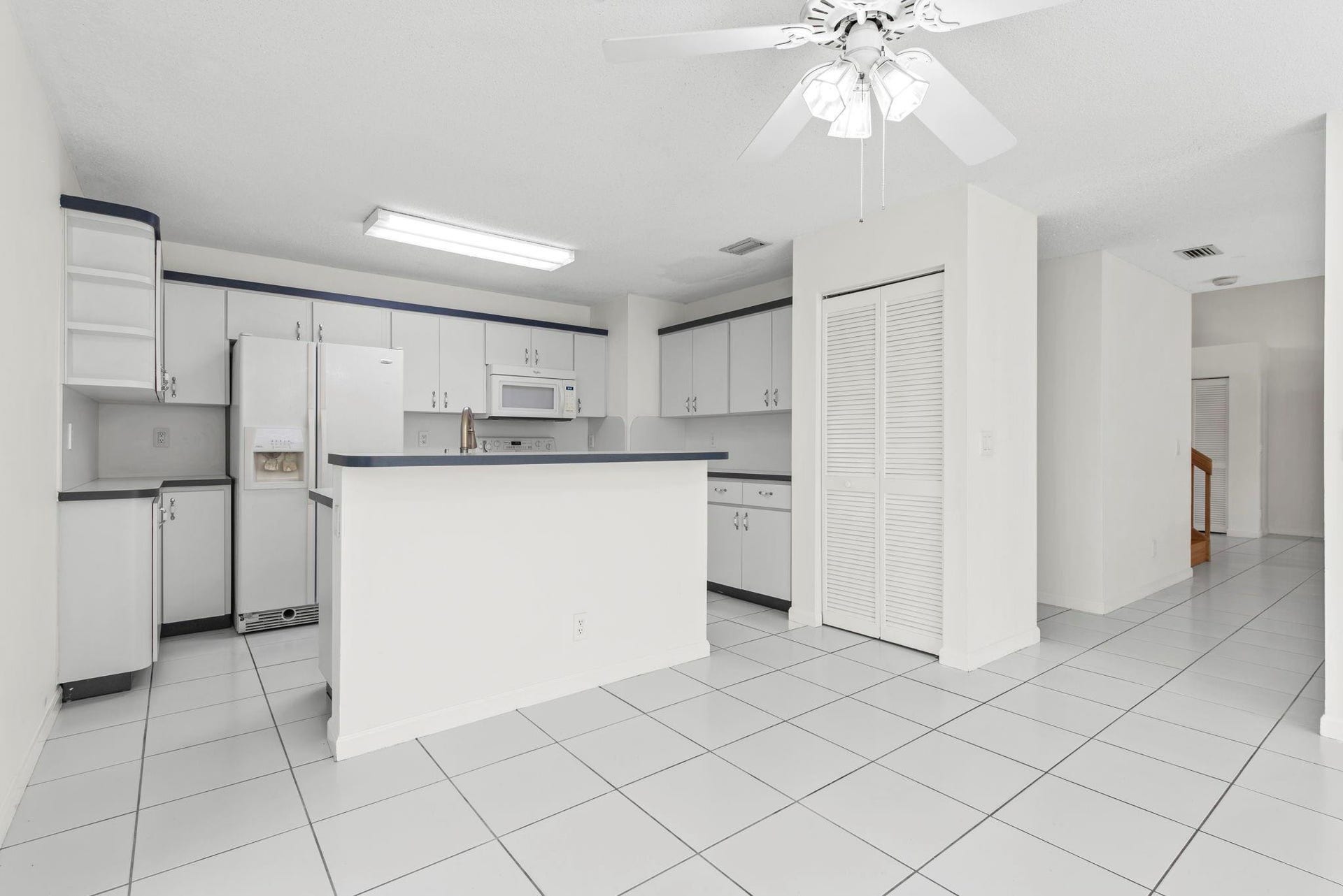 10320 NW 10th Court, Plantation, FL 33322 Kitchen